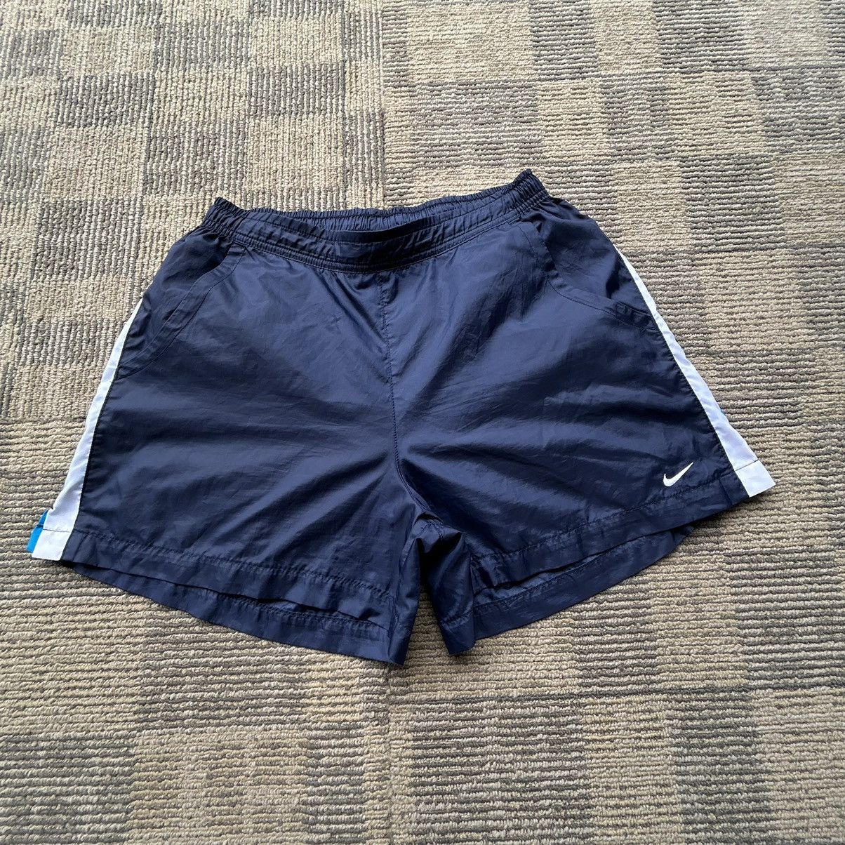 Nike Nike Vtg Y2K Windbreaker Nylon Embroidered Swoosh Shorts Size 30" / US 8 / IT 44 - 1 Thumbnail