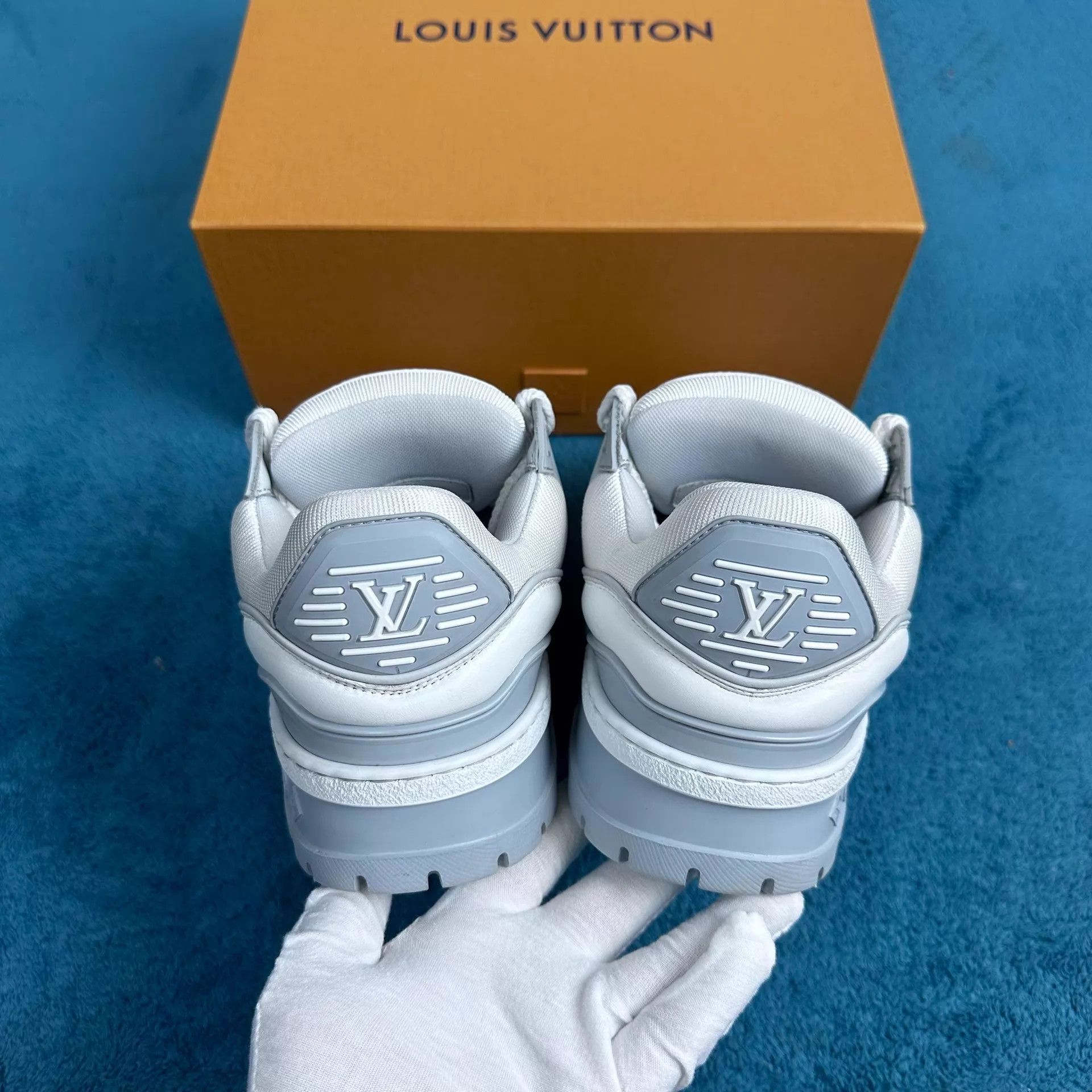 Louis Vuitton LV Trainer White Grey 37 Mint Size US 6.5 / IT 36.5 - 4 Thumbnail