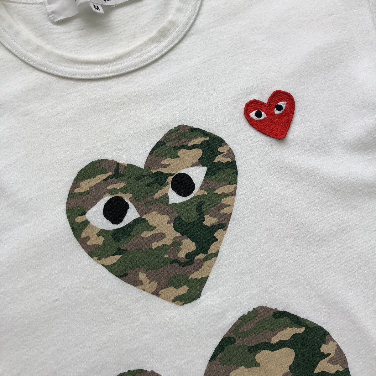 Comme des Garcons PLAY Play Comme Des Garçons Heart Eyes Camouflage Logo T-Shirt Size US S / EU 44-46 / 1 - 5 Thumbnail