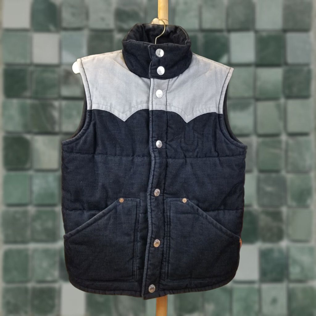 True Religion VINTAGE True Religion CORDUROY Vest Mens Small Gray 2 TONES 21 INCH 27 INCH 90s 2000s Retro Hip Hop Rock USA Anime Christmas Grunge Concert Size US S / EU 44-46 / 1 - 1 Thumbnail