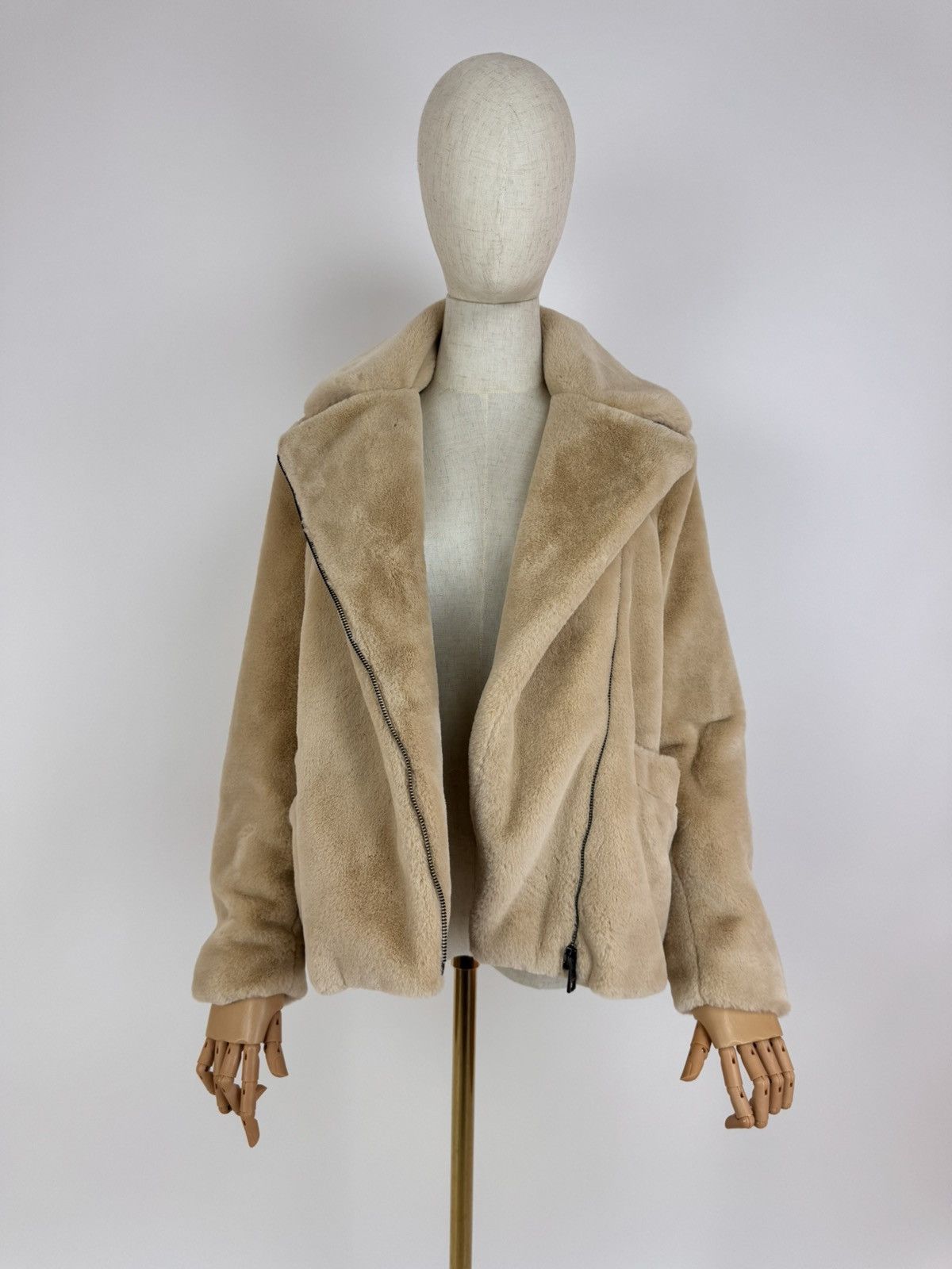 Zadig & Voltaire ZADIG & VOLTAIRE Teddy Soft Jacket Beige Faux Fur Womens Size S / US 4 / IT 40 - 4 Thumbnail
