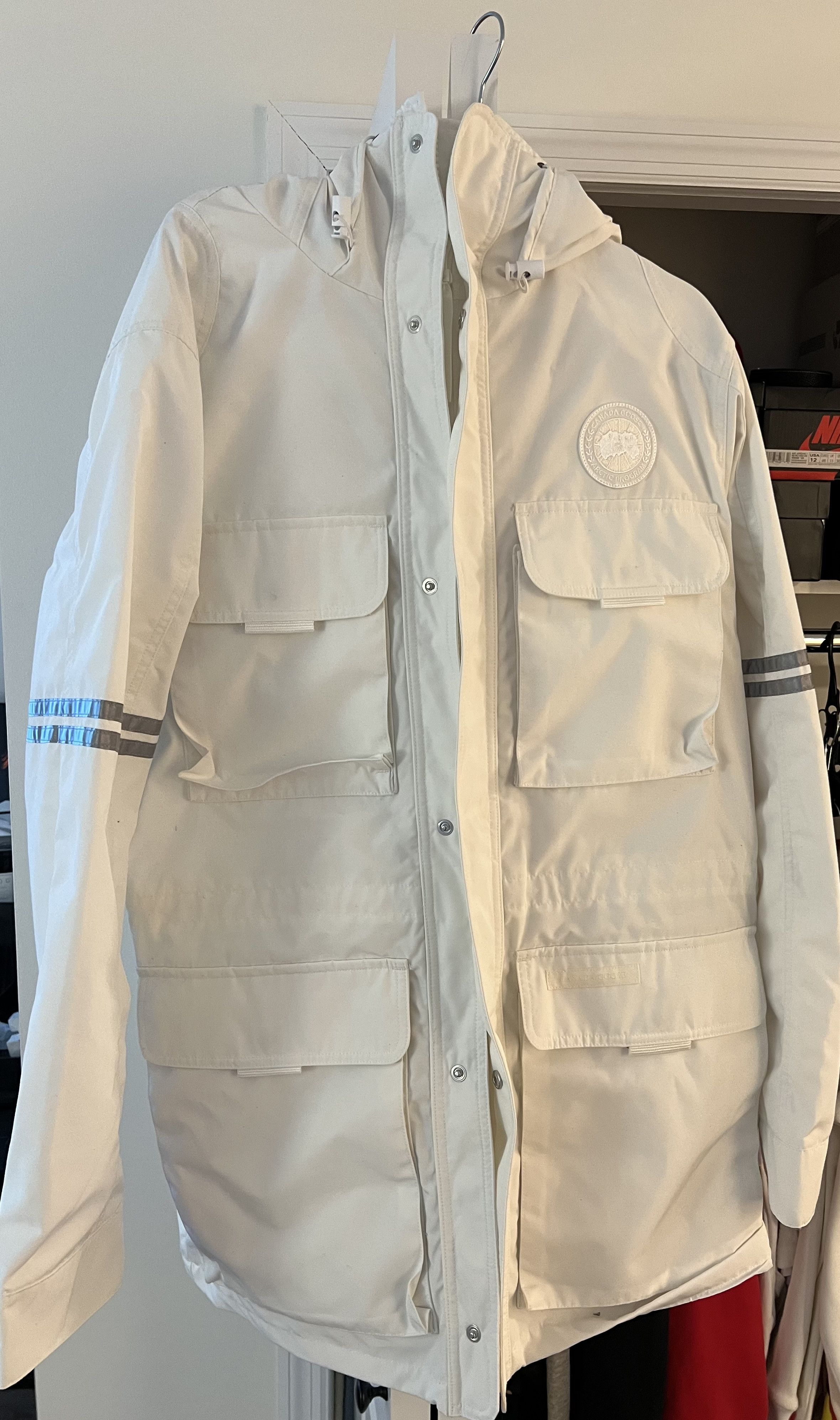 Image of Canada Goose (Xl) Humanature Jacket in White, Men's