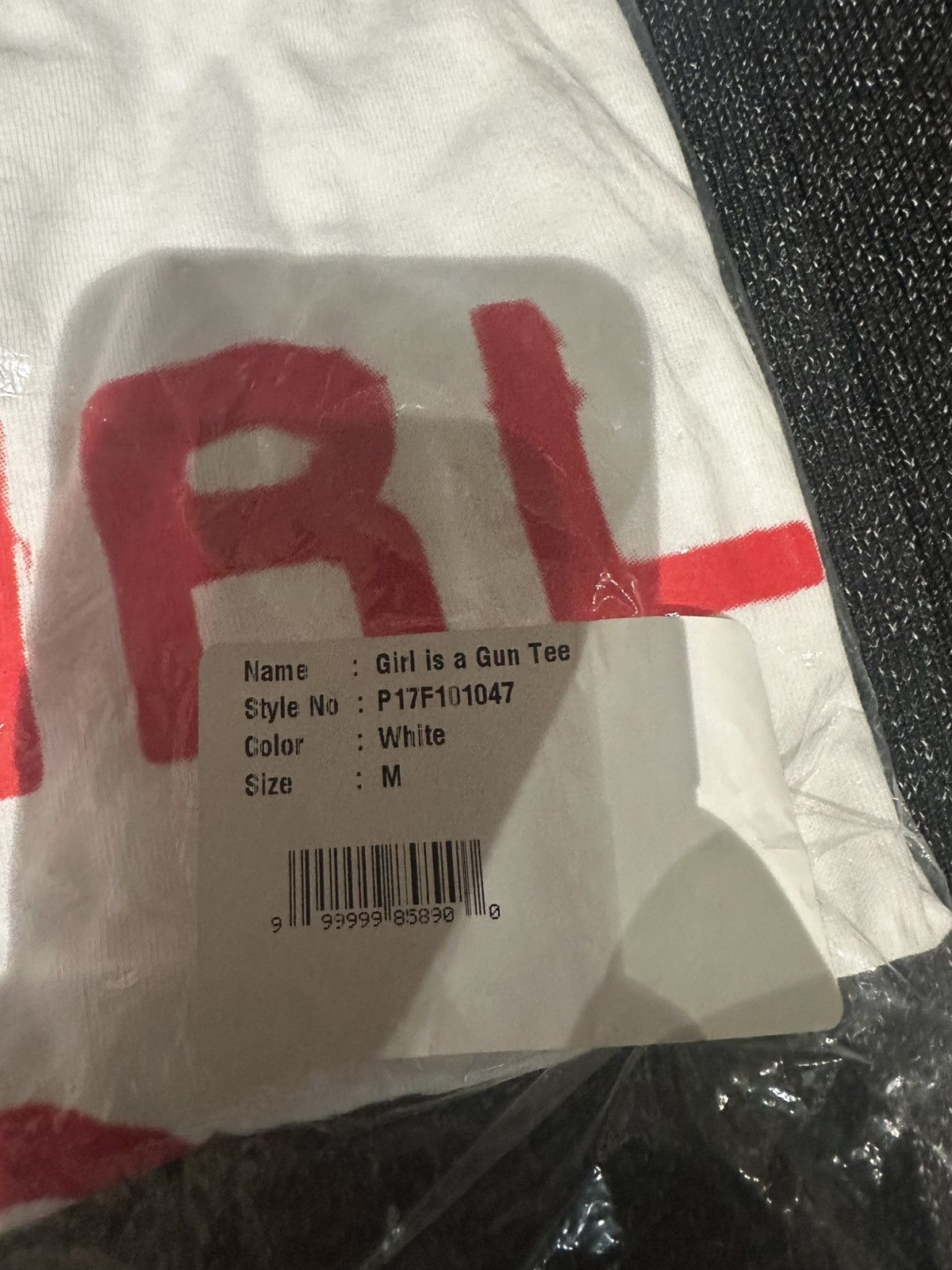 Pleasures A GIRL IS A GUN TEE Size US M / EU 48-50 / 2 - 2 Thumbnail