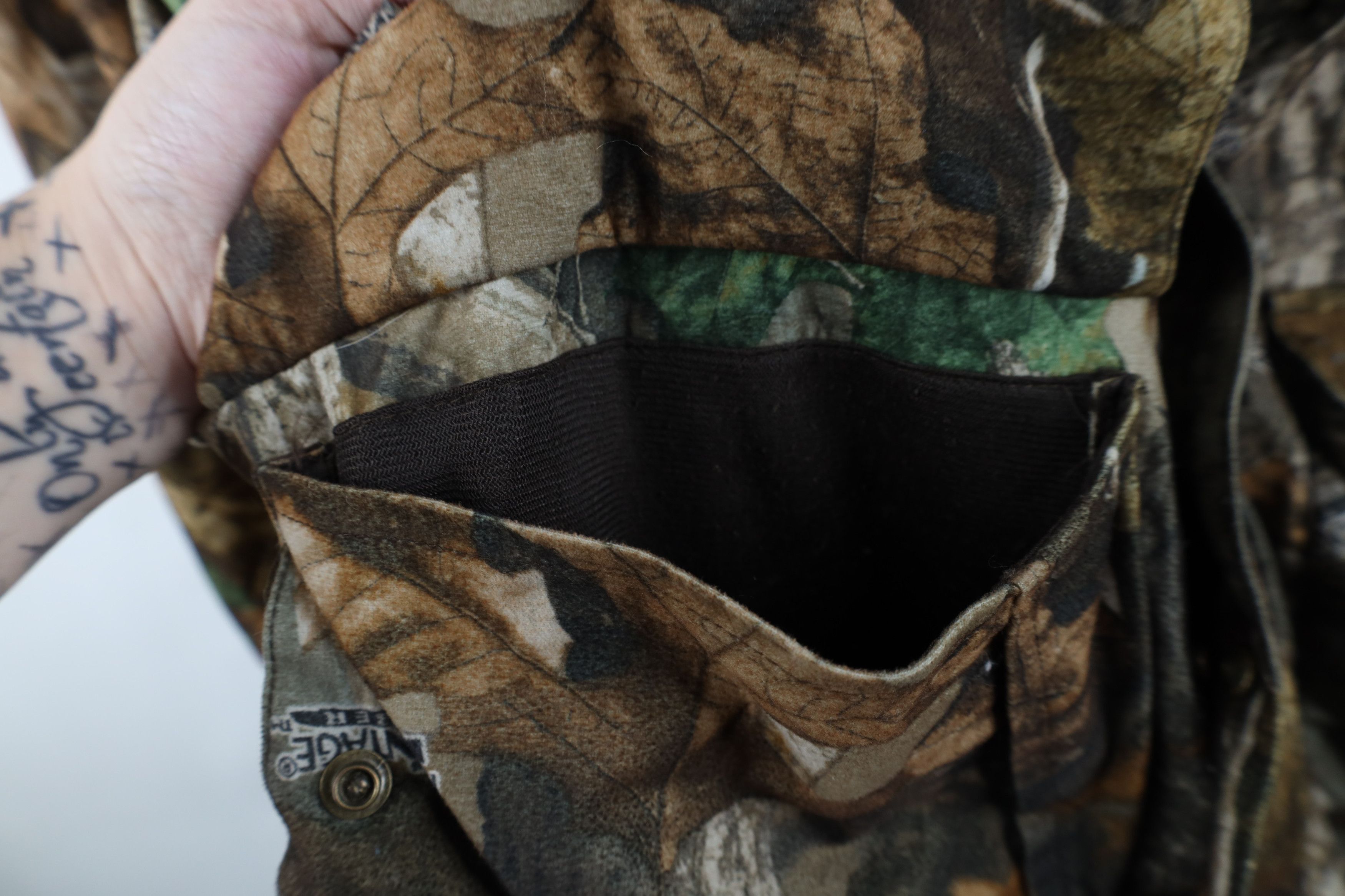 Vintage Vintage 90s Streetwear Timber Camouflage Hooded Jacket Size US L / EU 52-54 / 3 - 8 Thumbnail