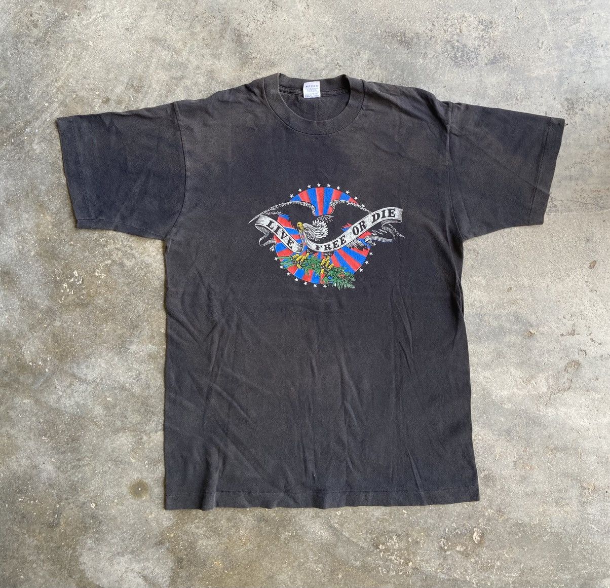 Vintage VINTAGE 90s LIVE FREE OR DIE Size US XL / EU 56 / 4 - 1 Thumbnail