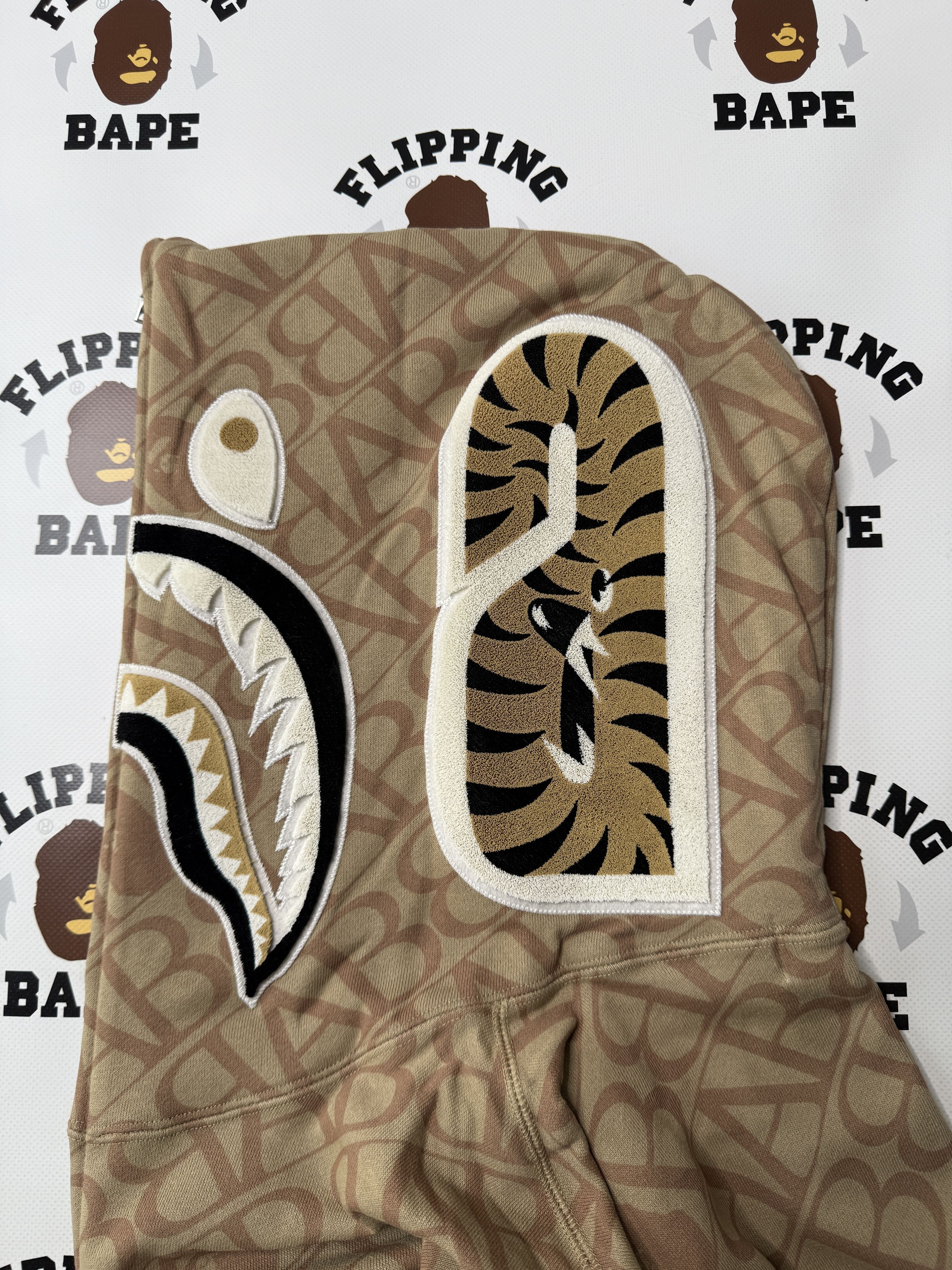 Bape SPORT MONOGRAM SHARK HOODIE Size US M / EU 48-50 / 2 - 5 Thumbnail