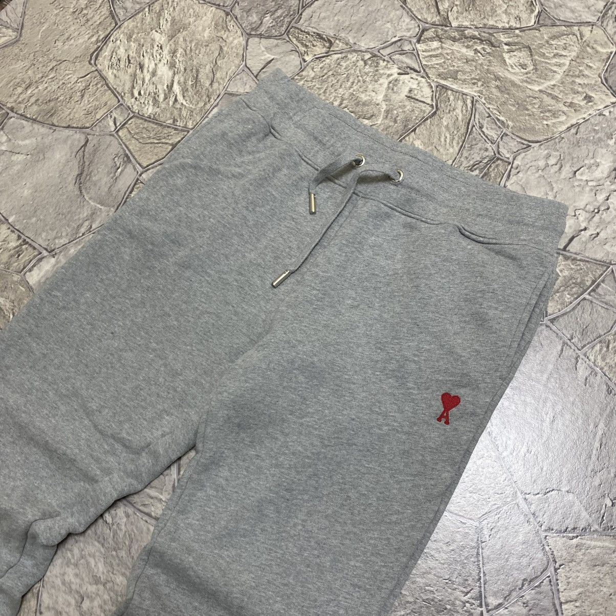 AMI Ami Paris Classic Grey Heart Logo Sweatpants Joggers Size US 36 / EU 52 - 3 Thumbnail