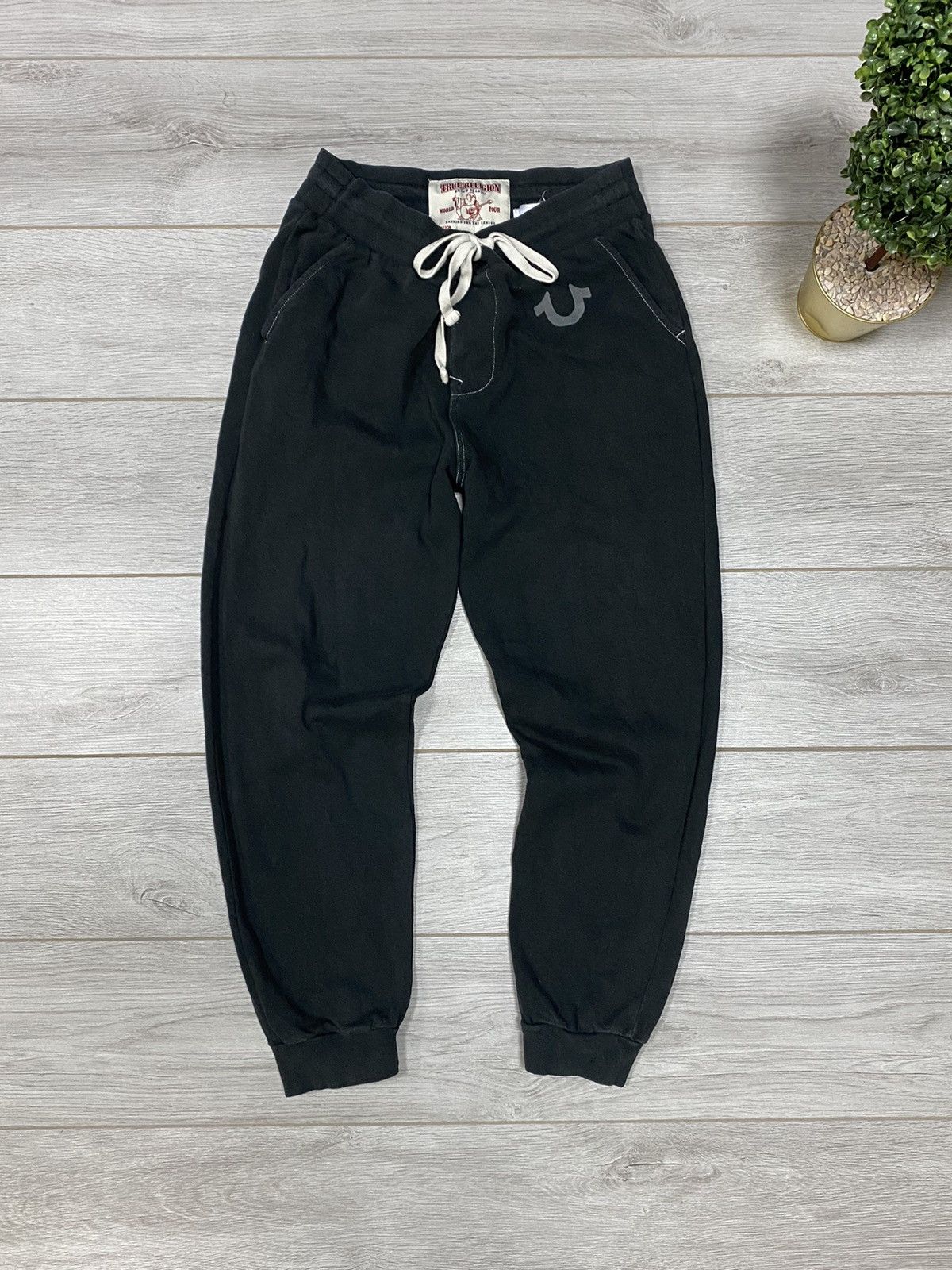 True Religion True Religion vintage stitched horse shoe pants Size US 32 / EU 48 - 1 Thumbnail