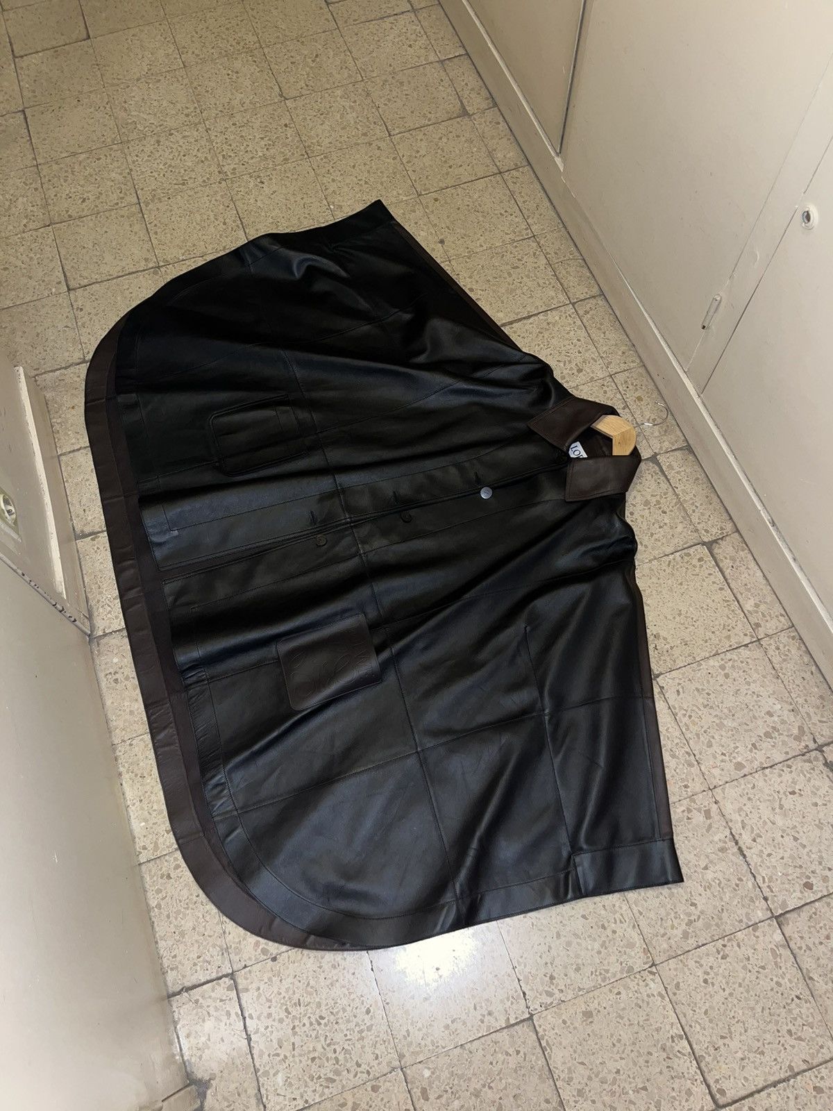 Loewe Loewe leather cloak Size M / US 6-8 / IT 42-44 - 2 Thumbnail