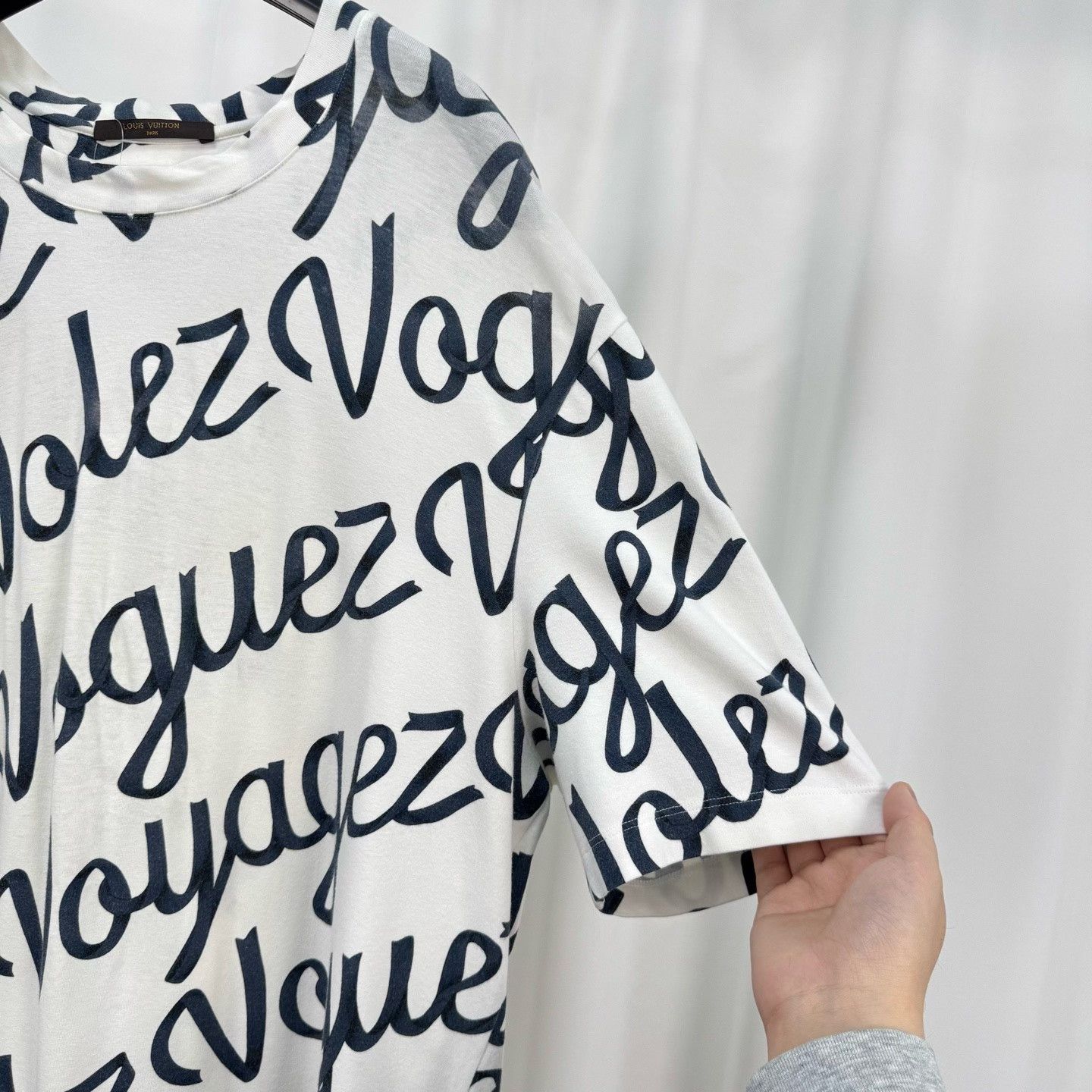 Louis Vuitton Louis Vuitton Script Logo Short Sleeve Size US XL / EU 56 / 4 - 4 Thumbnail