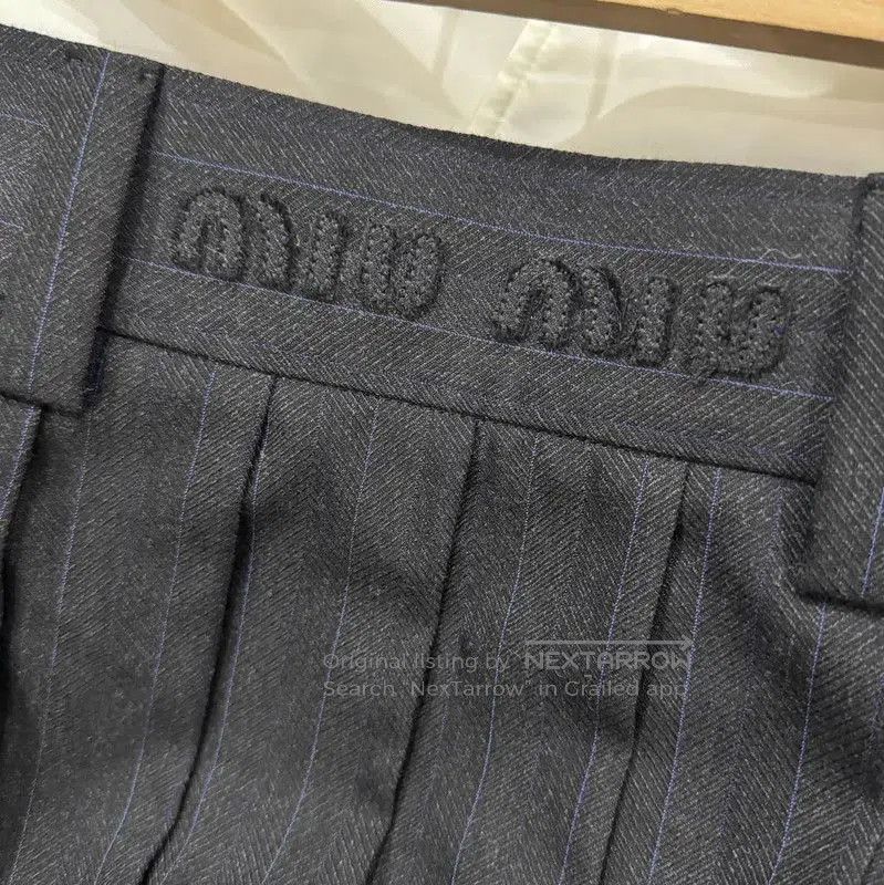 Miu Miu Miu Miu Black Wool Pleated Skirt . Size 23" - 3 Thumbnail