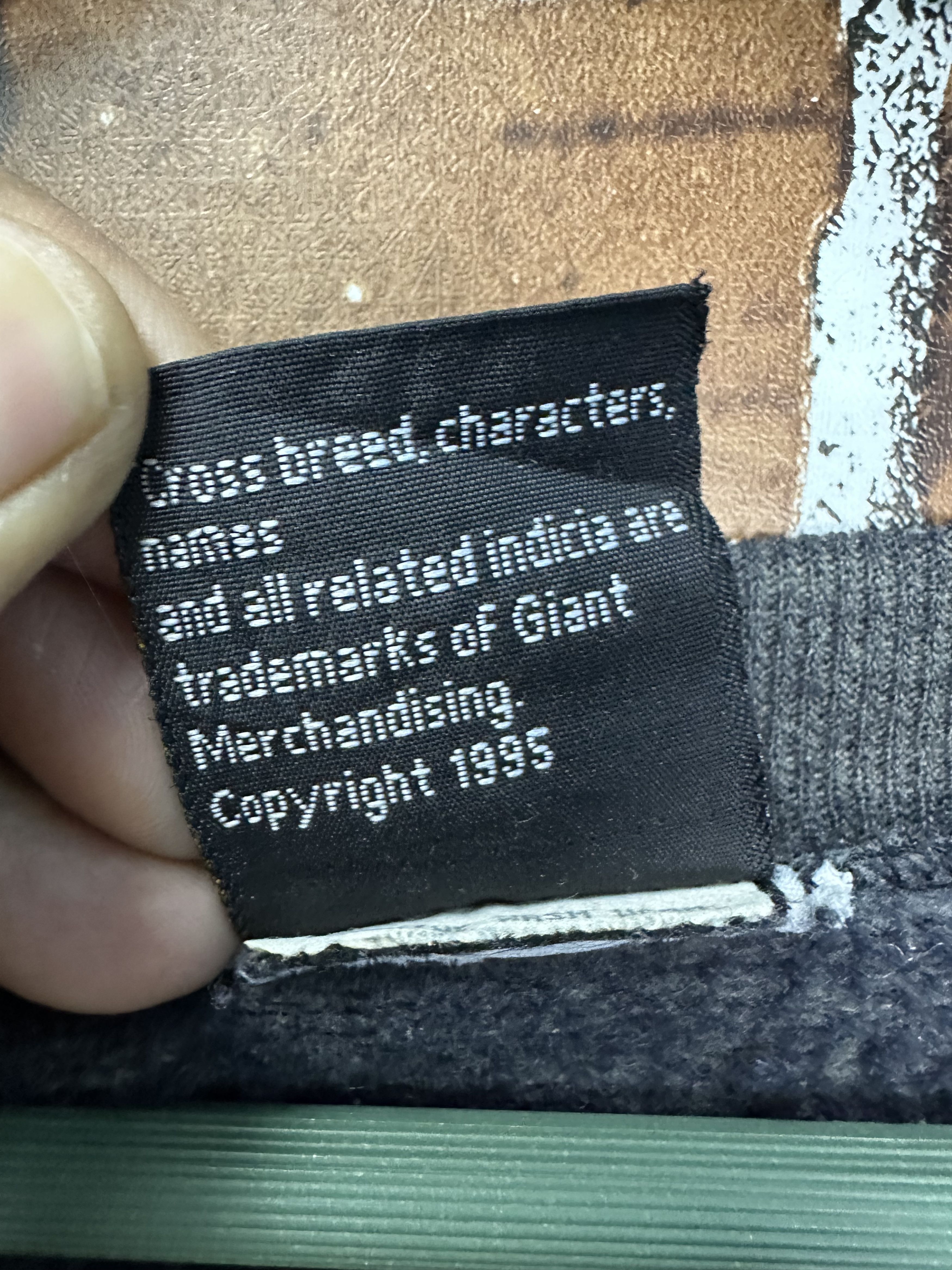 Vintage Vintage 90s Sunfaded Cross Breed Giant Crewneck Z481 Size US XL / EU 56 / 4 - 9 Thumbnail