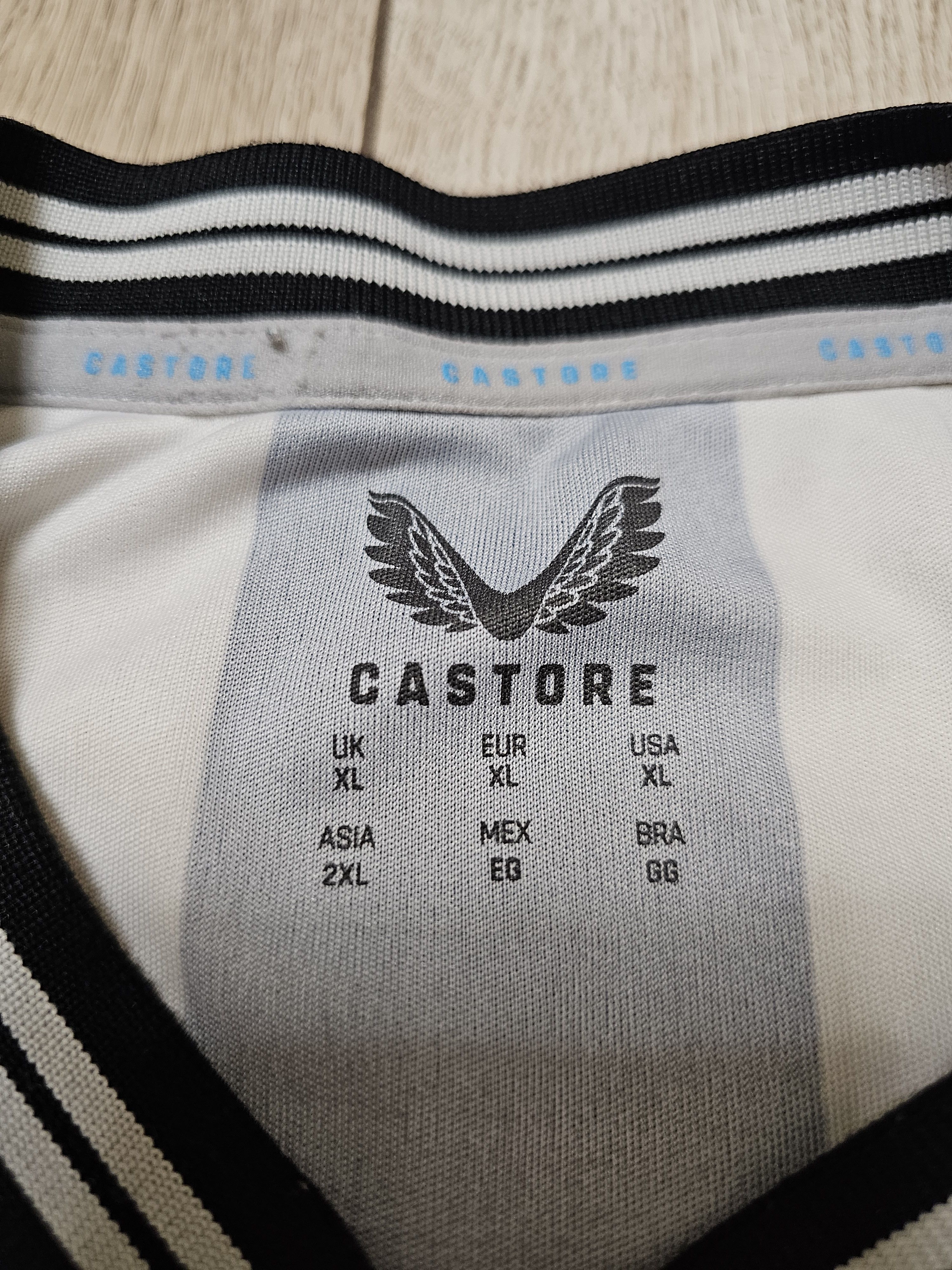 Other NEWCASTLE UNITED 2023 2024 HOME FOOTBALL SHIRT SOCCER JERSEY Size US XL / EU 56 / 4 - 11 Thumbnail