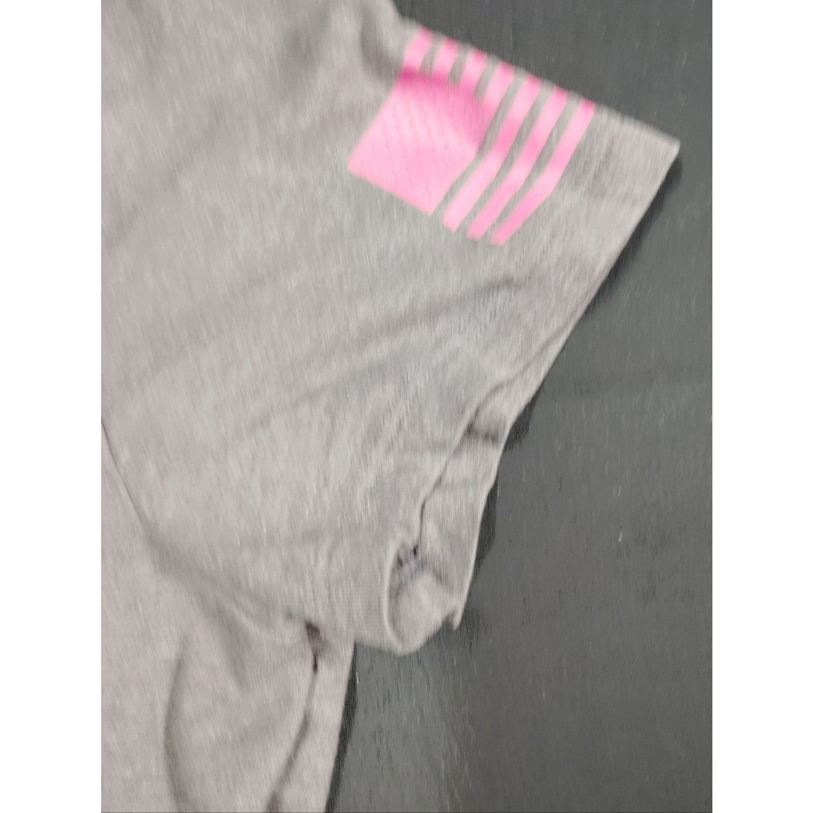 Under Armour Under Armour Light Gray Tee with Pink Freedom Flag Accents Size M / US 6-8 / IT 42-44 - 2 Thumbnail