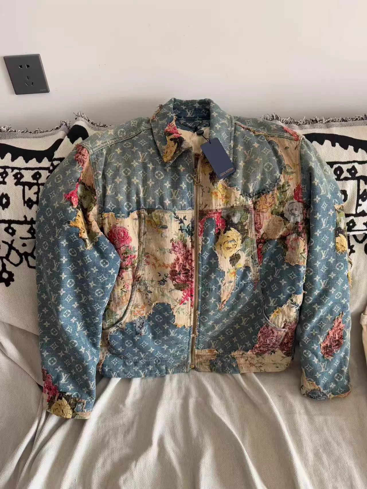 Louis Vuitton Blue Floral Patchwork Denim Jacket Size M Size US M / EU 48-50 / 2 - 1 Thumbnail