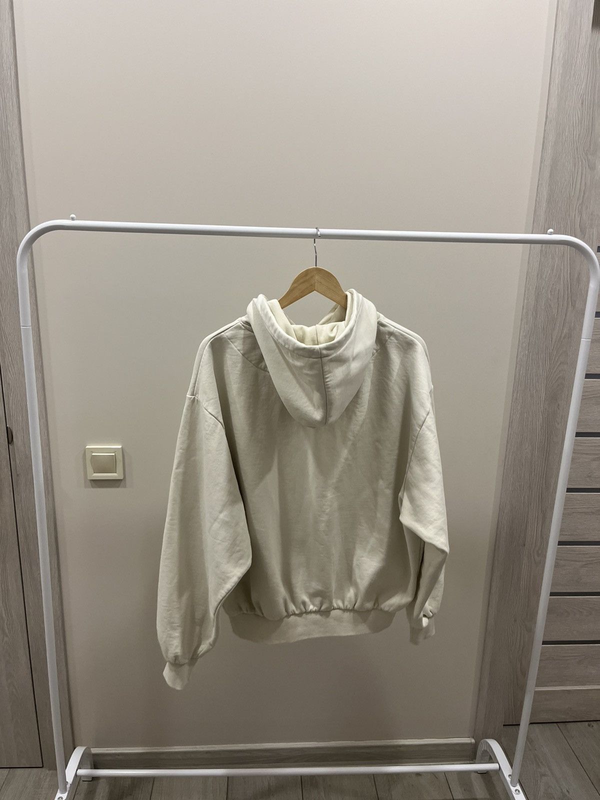 Karl Kani Hoodies Karl Kani Vintage Big Logo Beige Oversized Rap Tees Size US M / EU 48-50 / 2 - 3 Thumbnail