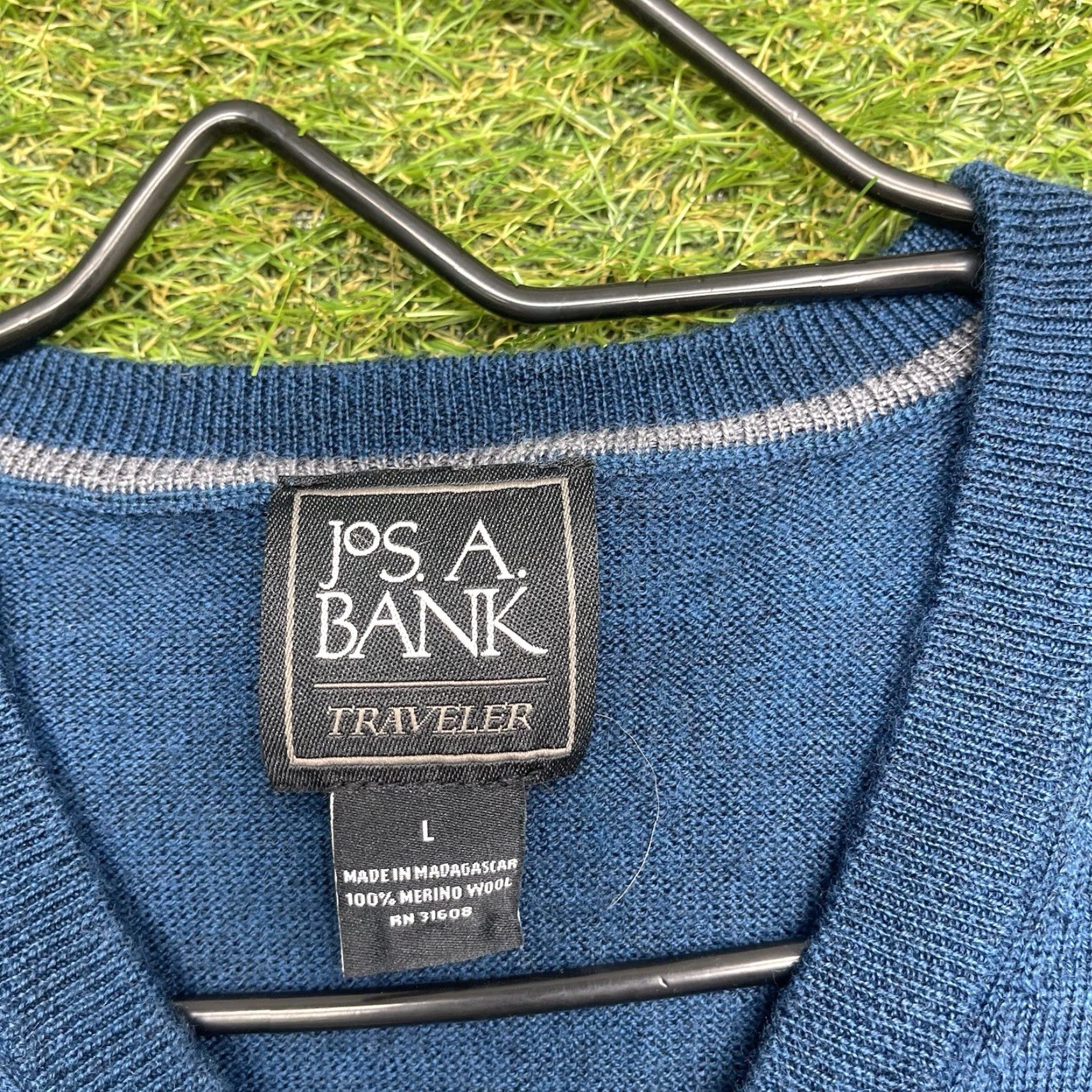 Jos. A. Bank Jos. A. Bank Sweater Mens Large Merino Wool Travelers Blue V-Neck Preppy Modern Knits Pullover Size US L / EU 52-54 / 3 - 7 Thumbnail