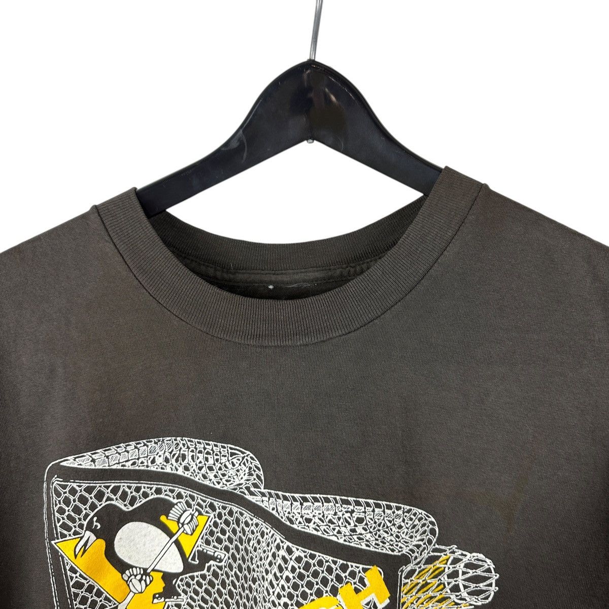 Starter × Vintage Vintage 90s Starter Pittsburgh Penguins NHL Shirt Size US L / EU 52-54 / 3 - 3 Thumbnail