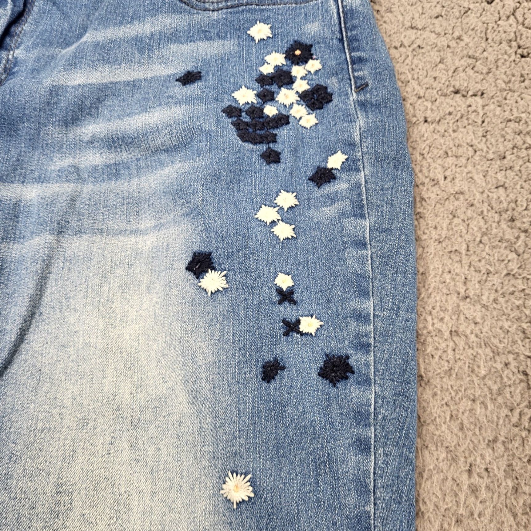 Vintage Black Daisy Kate Straight Leg Jeans Pants Womens 13/31 Light Faded Blue Floral Denim Size 34" / US 12 / IT 48 - 4 Thumbnail