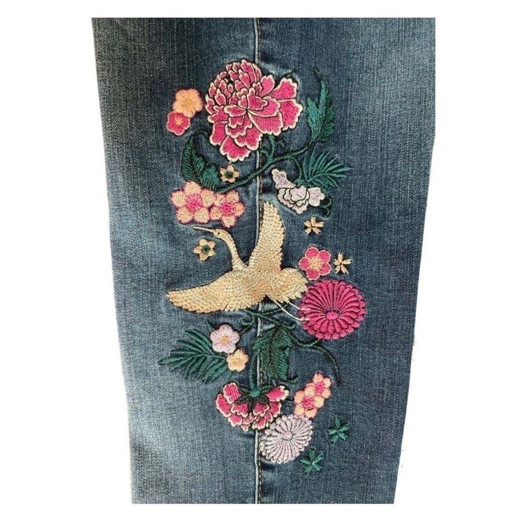 Aeropostale AEROPOSTALE Floral Embroidered Jeans Women’s Size 0. Size 25" / US 0 / IT 36 - 8 Thumbnail