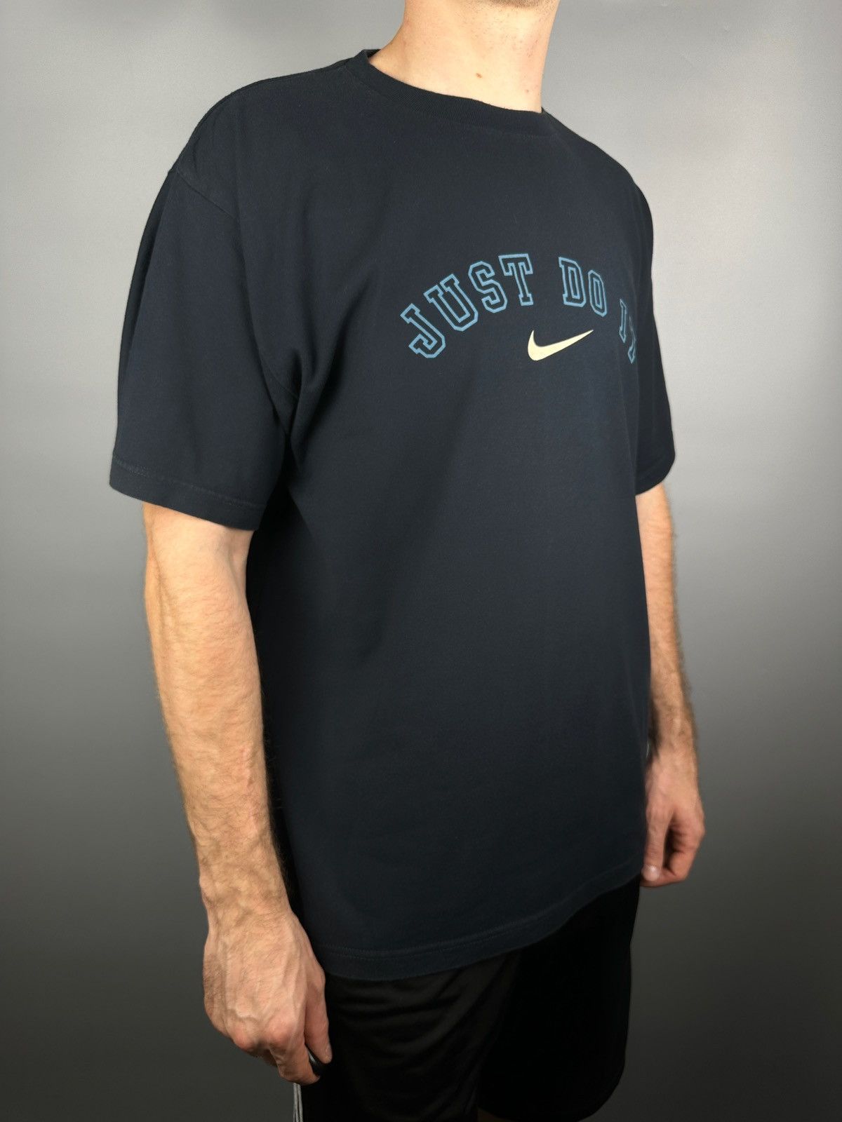 Nike Vintage Nike Center Swoosh T Shirt Tee Big Logo Spellout Y2K Size US XL / EU 56 / 4 - 10 Thumbnail