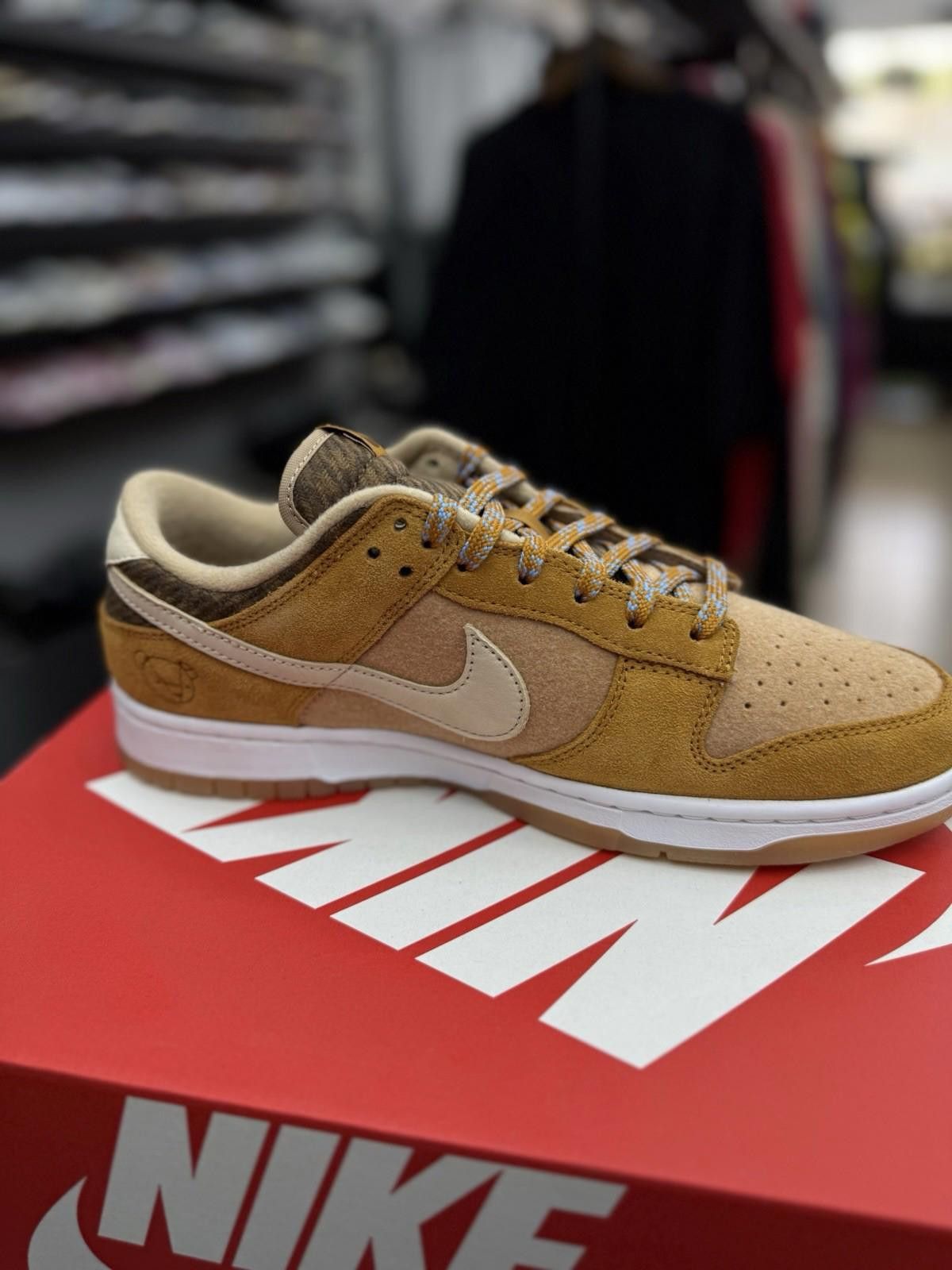 Nike Nike Dunk Low 'Teddy Bear' DZ5350-288 10 Brand New Size US 10 / EU 43 - 4 Thumbnail