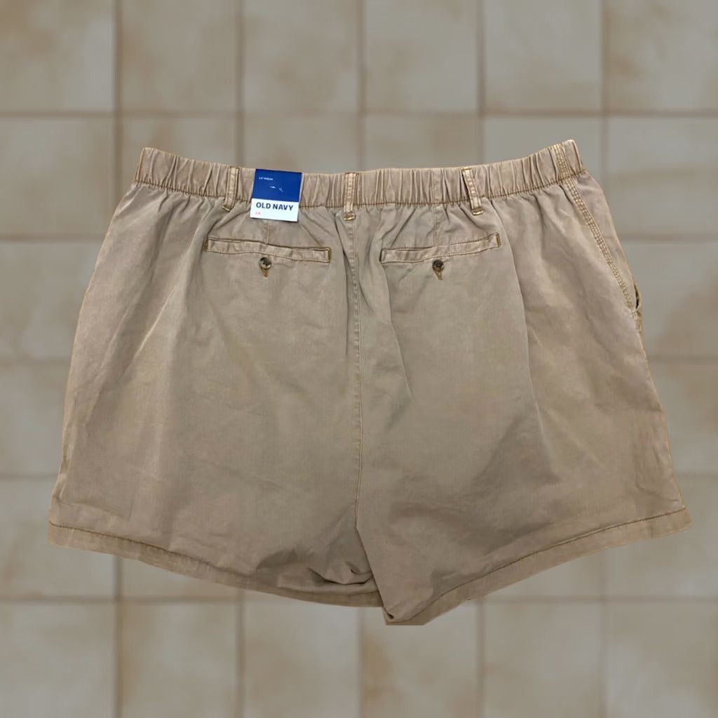 Old Navy Old Navy Shorts Womens 3XL Tan Women High Waisted Khaki Inseam Size Size 40" / US 18 - 1 Thumbnail