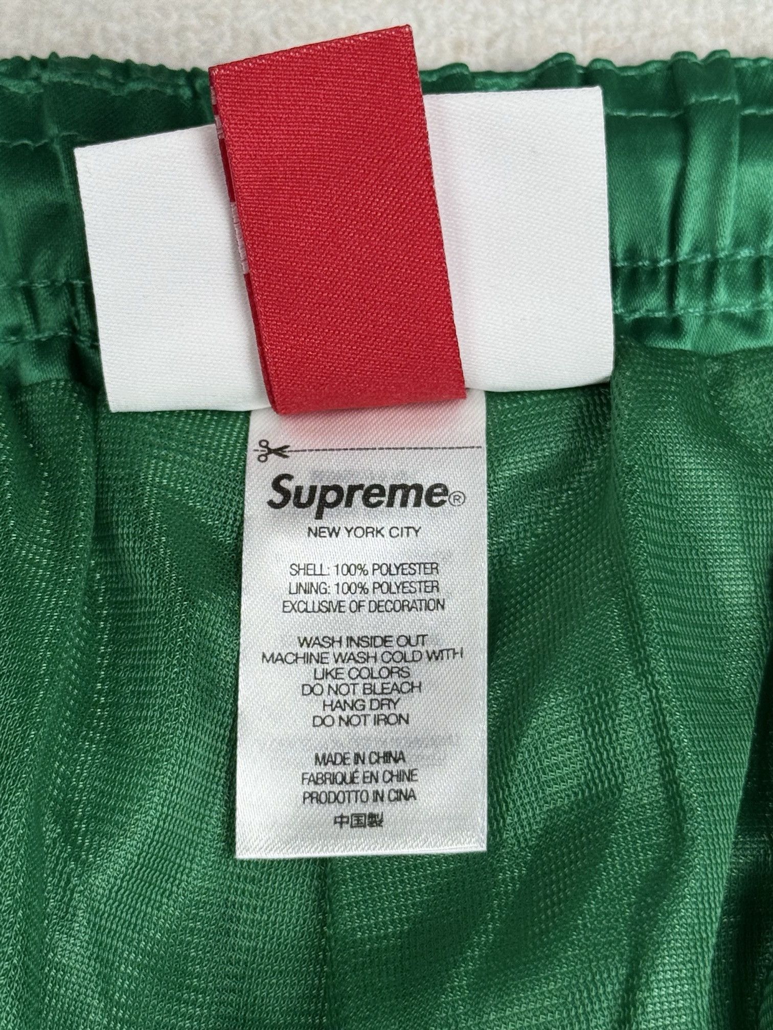 Supreme Supreme Mitchell & Ness Satin Basketball Short Size US 34 / EU 50 - 8 Thumbnail