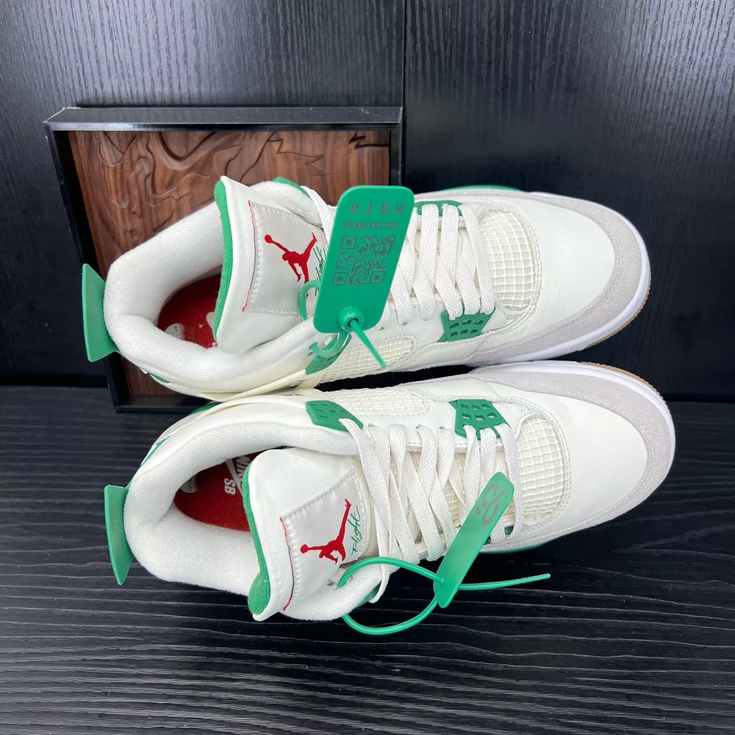 Nike AJ4 SB White Green 42 99 New Worn 2x Size US 8.5 / EU 41-42 - 7 Thumbnail