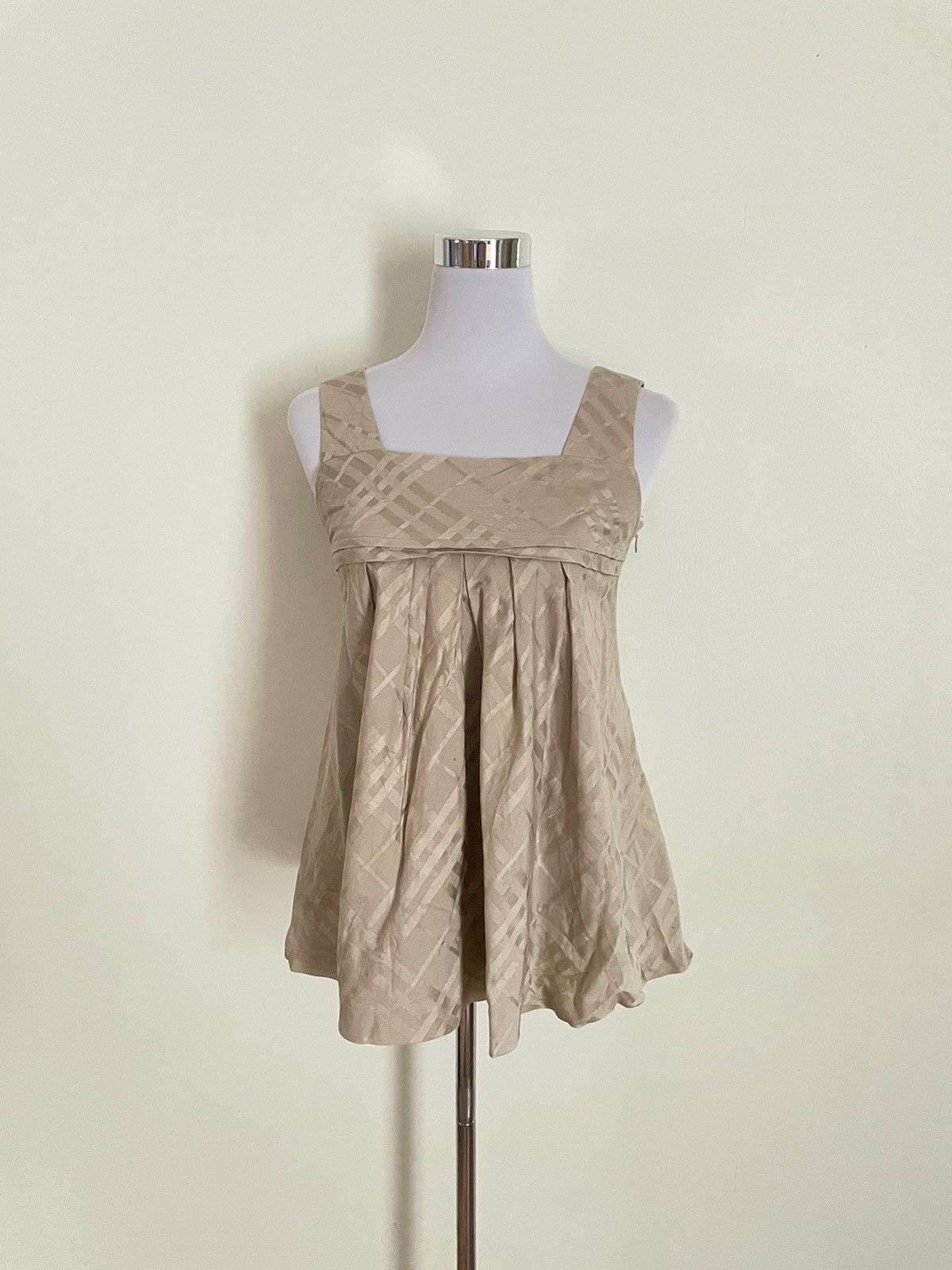 Burberry × Designer Burberry Novacheck Sleeveless Tops Size XS / US 0-2 / IT 36-38 - 1 Thumbnail