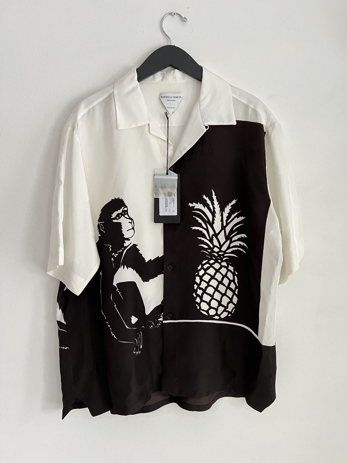 image of Bottega Veneta Ss20 Pineapple Monkey Bowling Shirt - Eu 52 in Ivory, Men's (Size Large)