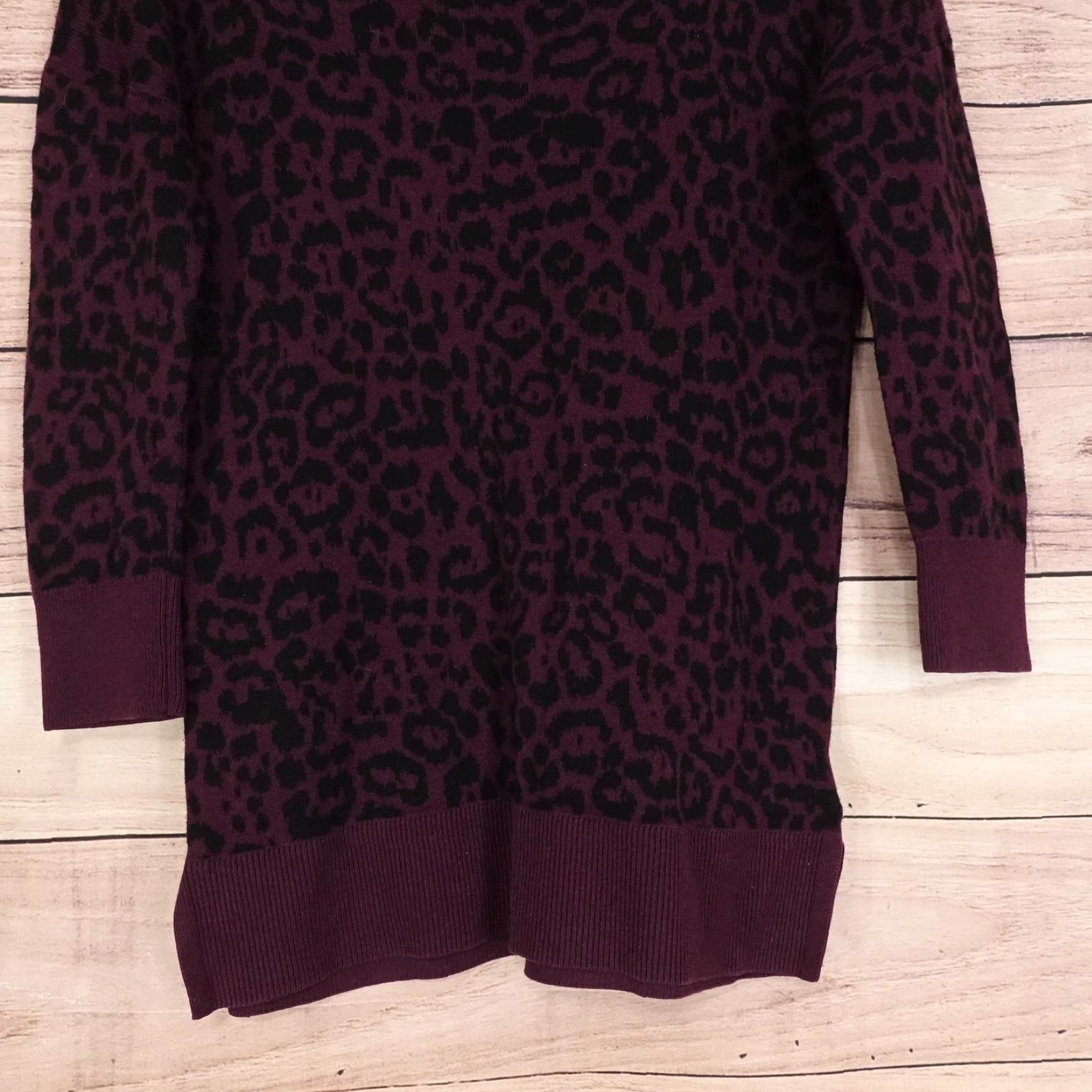 Banana Republic Banana Republic Sweater Womens XS Purple Leopard Print Scoop Neck Pullover Knit Size XS / US 0-2 / IT 36-38 - 3 Thumbnail