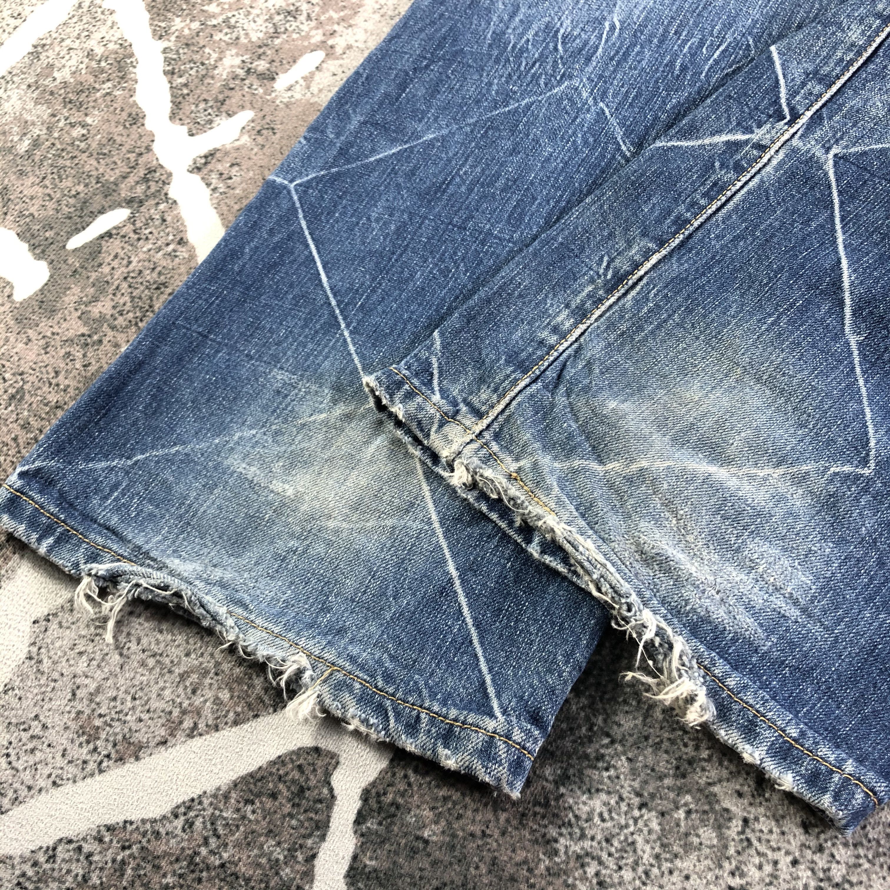Levi's Vintage Levis 501 Jeans Faded Blue Denim KJ3153 Size US 34 / EU 50 - 6 Thumbnail