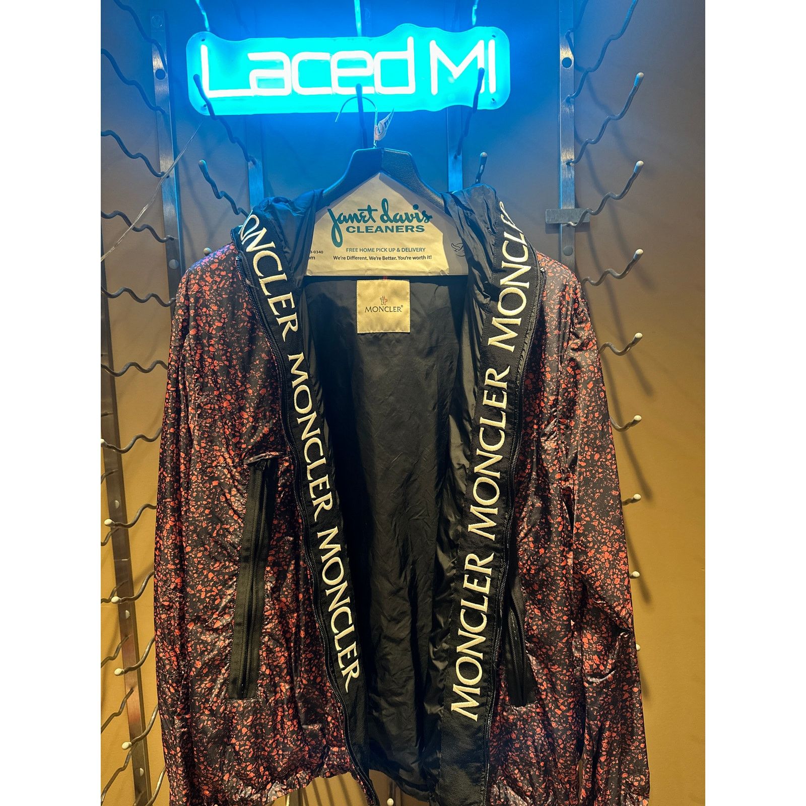 Moncler Size XXL - Moncler Black and Pink Siagne Jacket Size US XXL / EU 58 / 5 - 1 Thumbnail