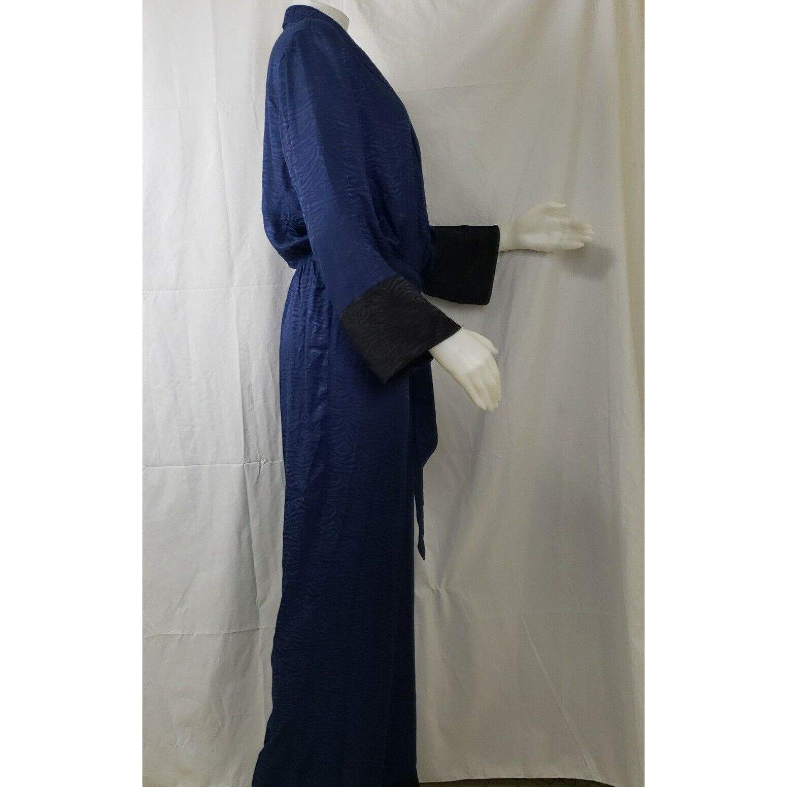 Victoria's Secret Victorias Secret Jumpsuit M Blue Satin Long Sleeve Zebra Lou Size 28" / US 6 / IT 42 - 4 Thumbnail