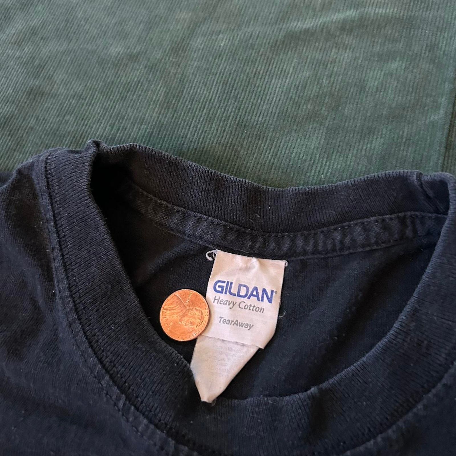 Gildan Rare y2k t shirt Size US M / EU 48-50 / 2 - 3 Thumbnail