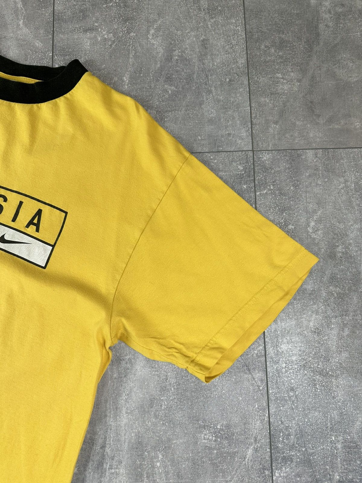 Nike Nike Borrusia Dortmund 90S Cotton Soccer Football T-Shirt Size US L / EU 52-54 / 3 - 4 Thumbnail