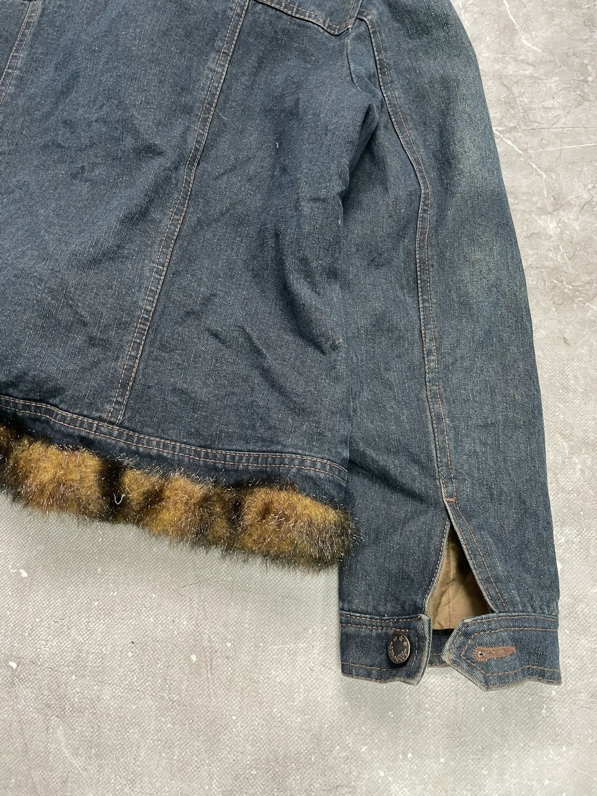 Le Grande Bleu (L.G.B.) archive fur japanese legrandebleu style denim trucker jacket Size US M / EU 48-50 / 2 - 6 Thumbnail