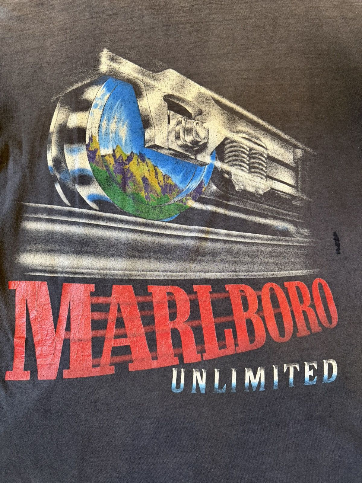 Marlboro Marlboro 1990s Faded Vintage T-Shirt Size US XL / EU 56 / 4 - 8 Thumbnail
