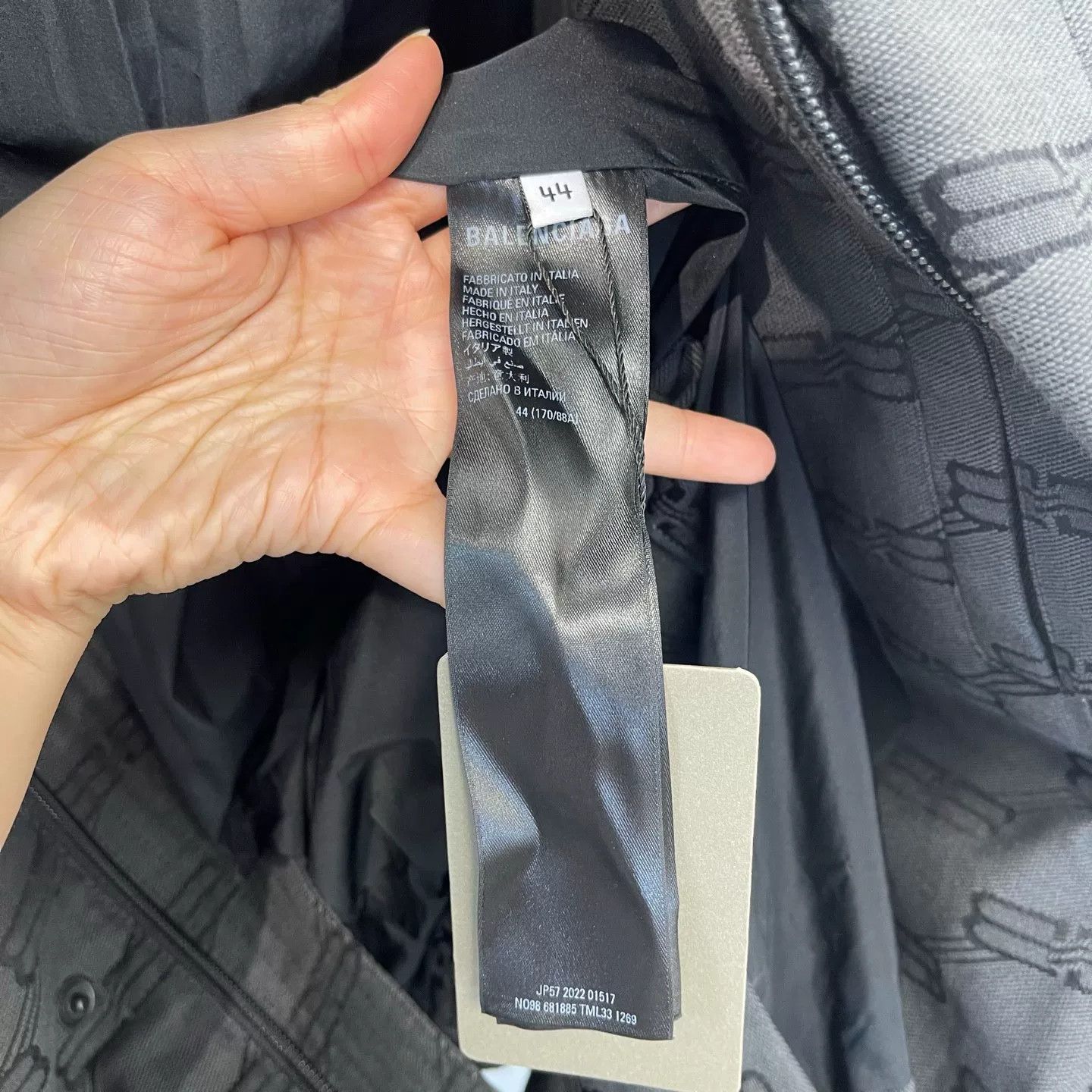 Balenciaga balenciaga double b printed down jacket Size US L / EU 52-54 / 3 - 5 Thumbnail
