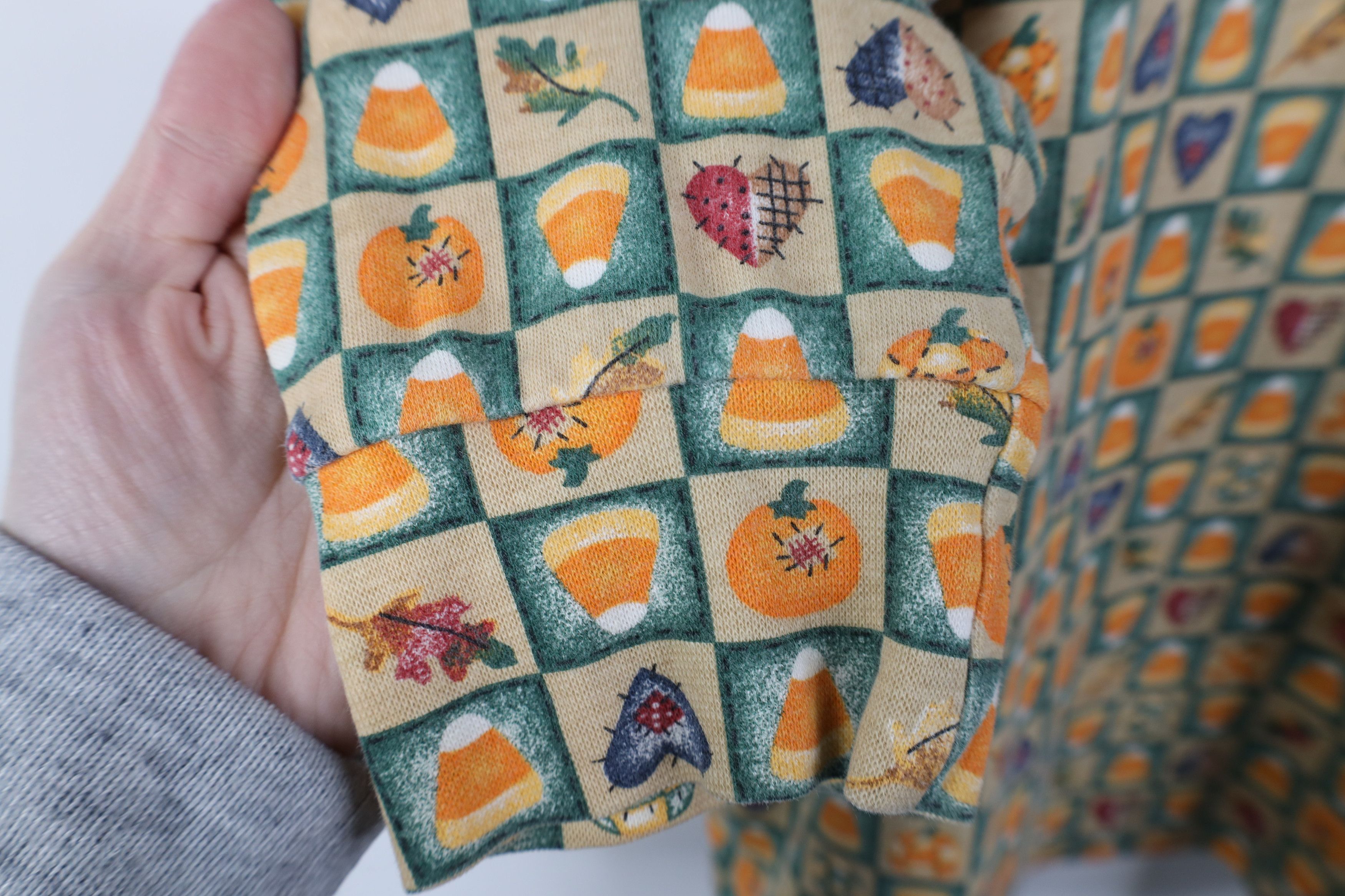 Vintage Vintage 90s Halloween Candy Corn Pumpkin Turtleneck T-Shirt Size L / US 10 / IT 46 - 4 Thumbnail