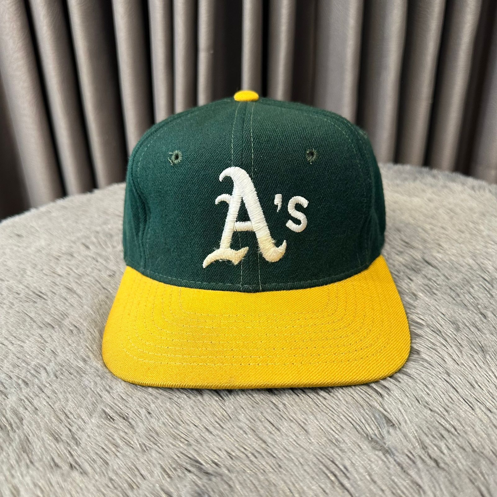 Vintage MLB Oakland Athletics Fitted Hat