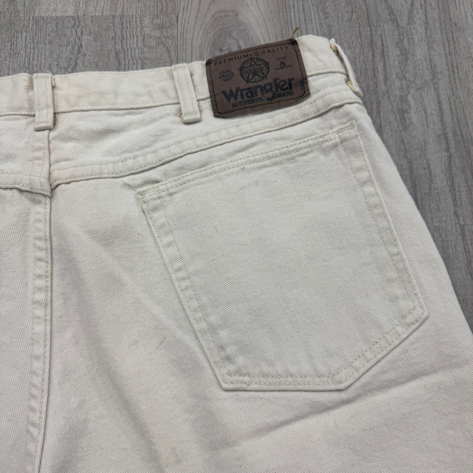 Wrangler Vintage Wrangler Jean Shorts Men's 38 Cream White 9" Inseam Size US 38 / EU 54 - 5 Thumbnail