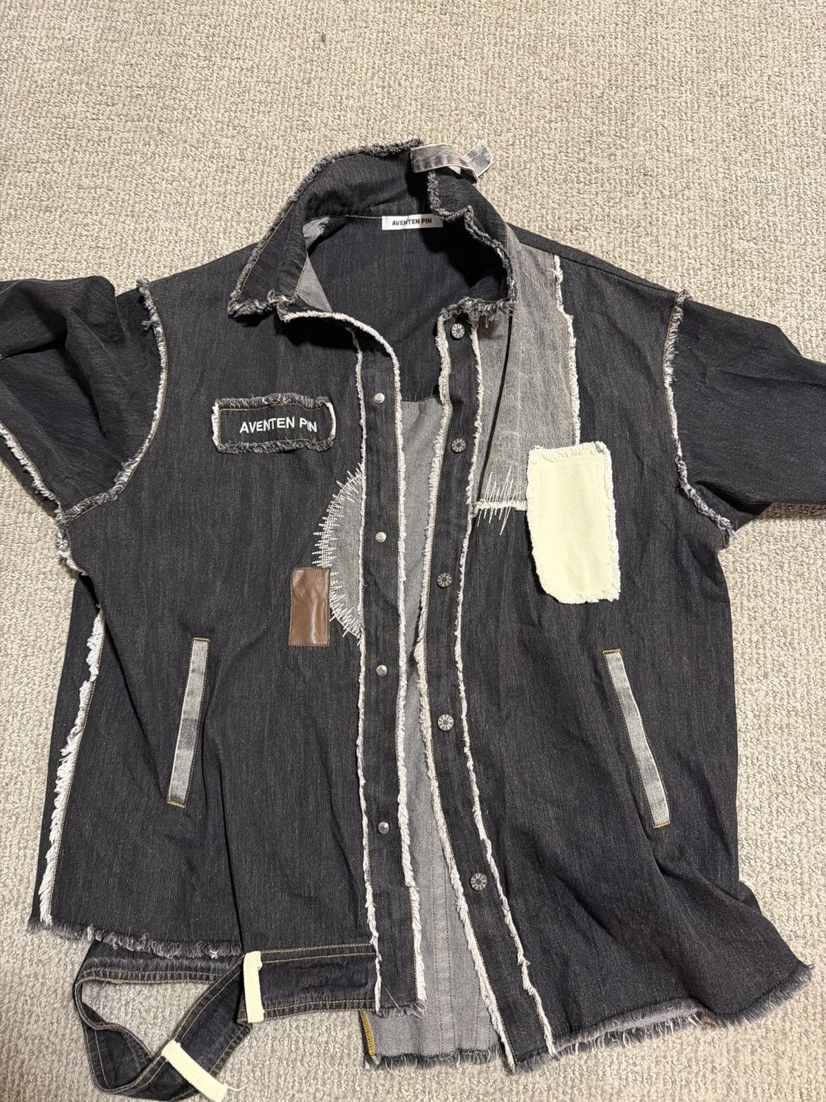 Other Button up aventen pin Size US XL / EU 56 / 4 - 7 Thumbnail