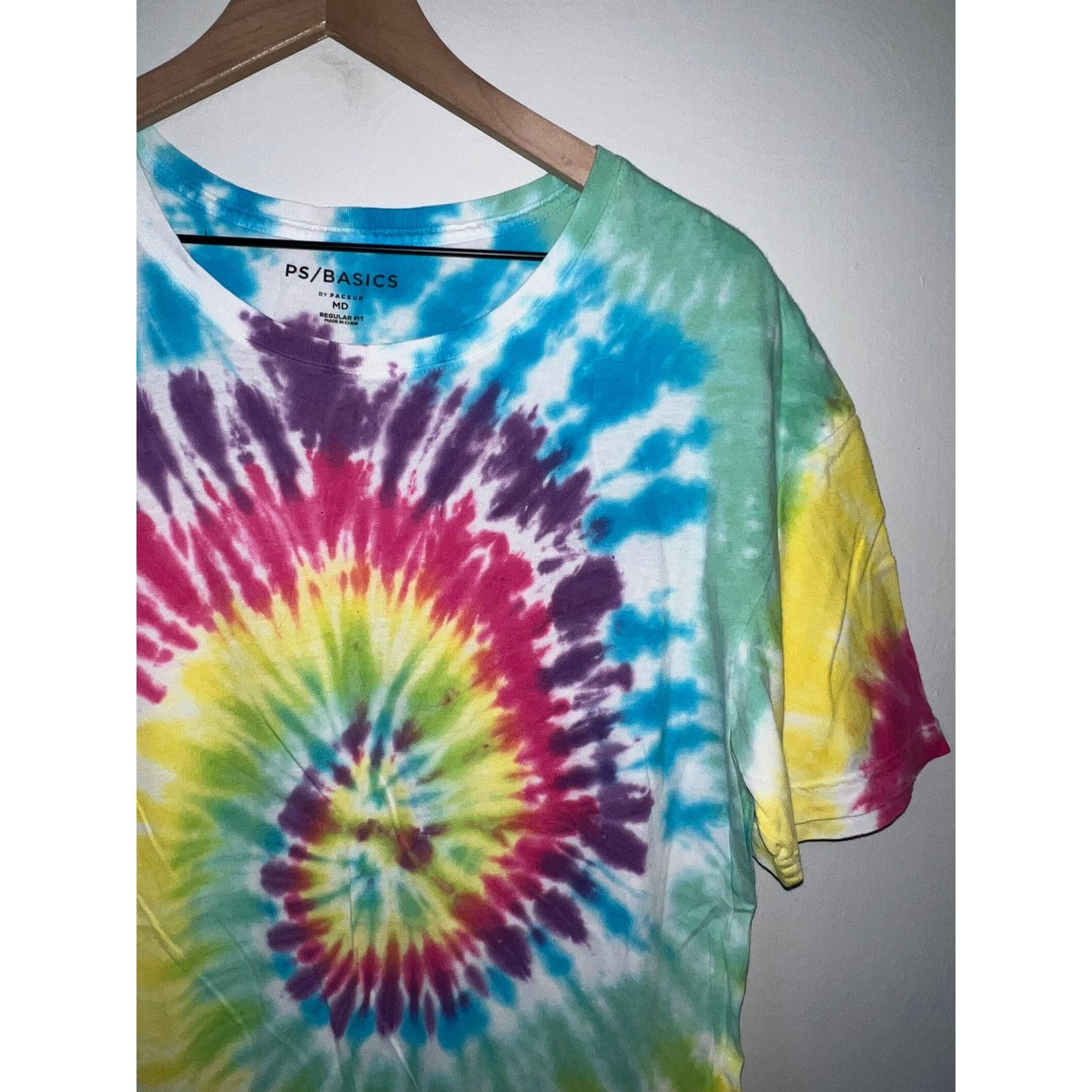 Basic Editions Basics Rainbow Spiral Tie Dye Shirt Pacsun PS Y2K 2000s M Size US M / EU 48-50 / 2 - 3 Thumbnail