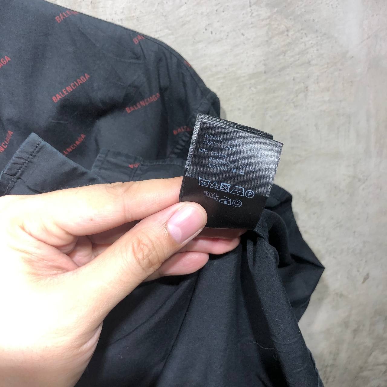 Balenciaga Balenciaga Logo all over print button down shirt Size US L / EU 52-54 / 3 - 12 Thumbnail