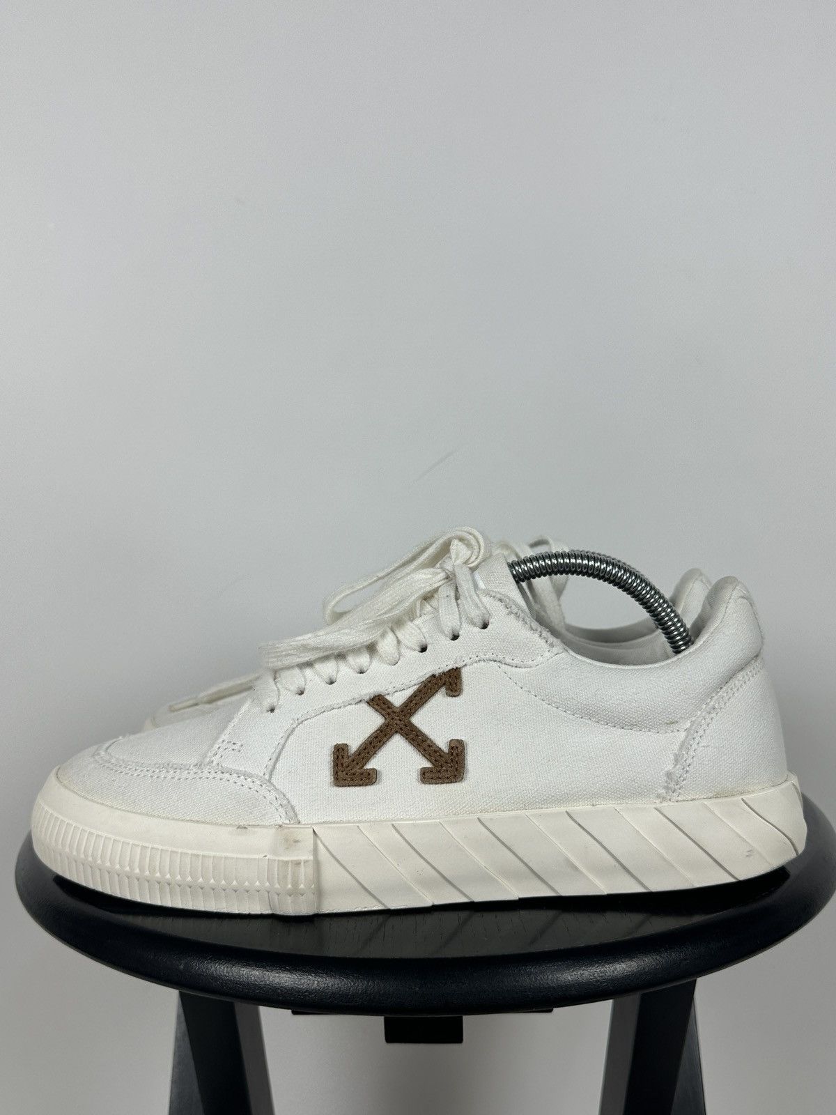 Off-White Off-White Vulcanized Virgil Abloh Low Top Sneakers Size US 9 / EU 42 - 2 Thumbnail