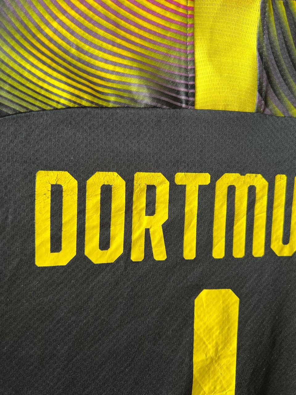 Puma 2019/20 BORUSSIA DORTMUND #1 BURKI GK SOCCER JERSEY SHIRT M Size US M / EU 48-50 / 2 - 15 Thumbnail