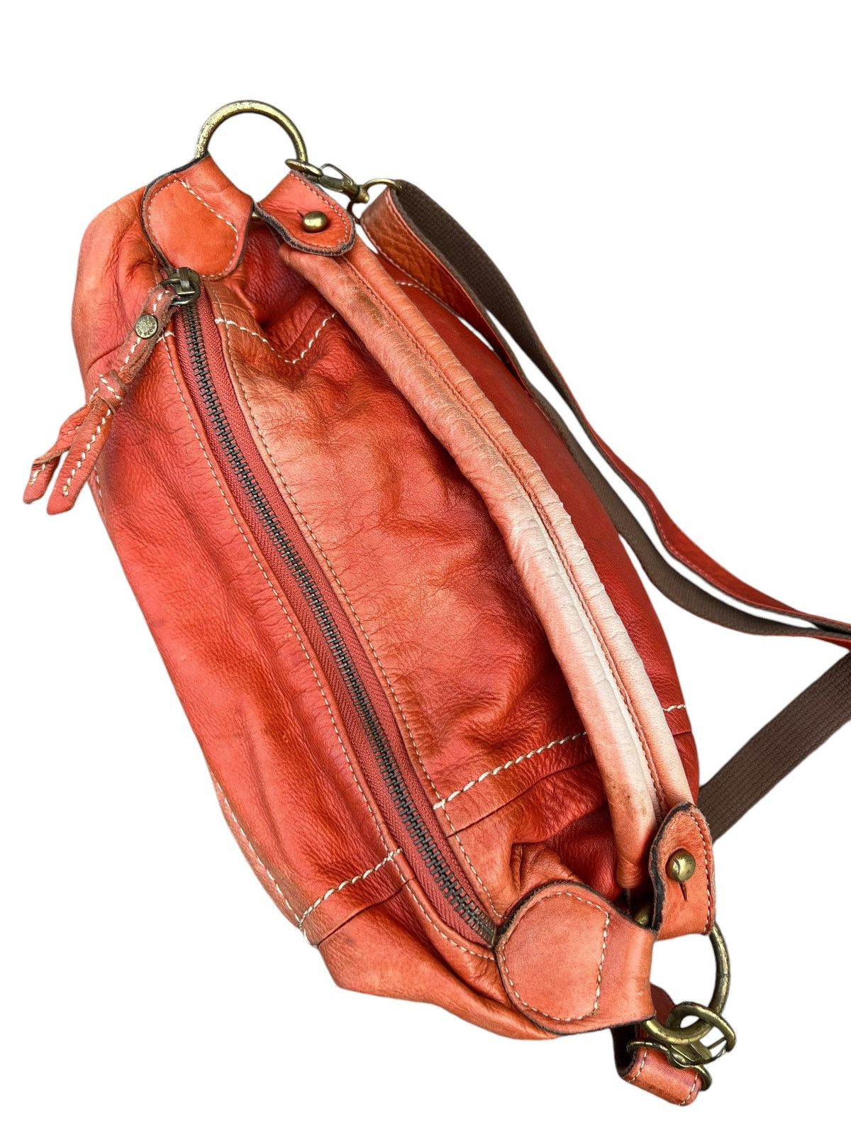 Leather Kissora Japan Sun Faded Patina Leather 2 Way Sling Bag Size ONE SIZE - 19 Thumbnail