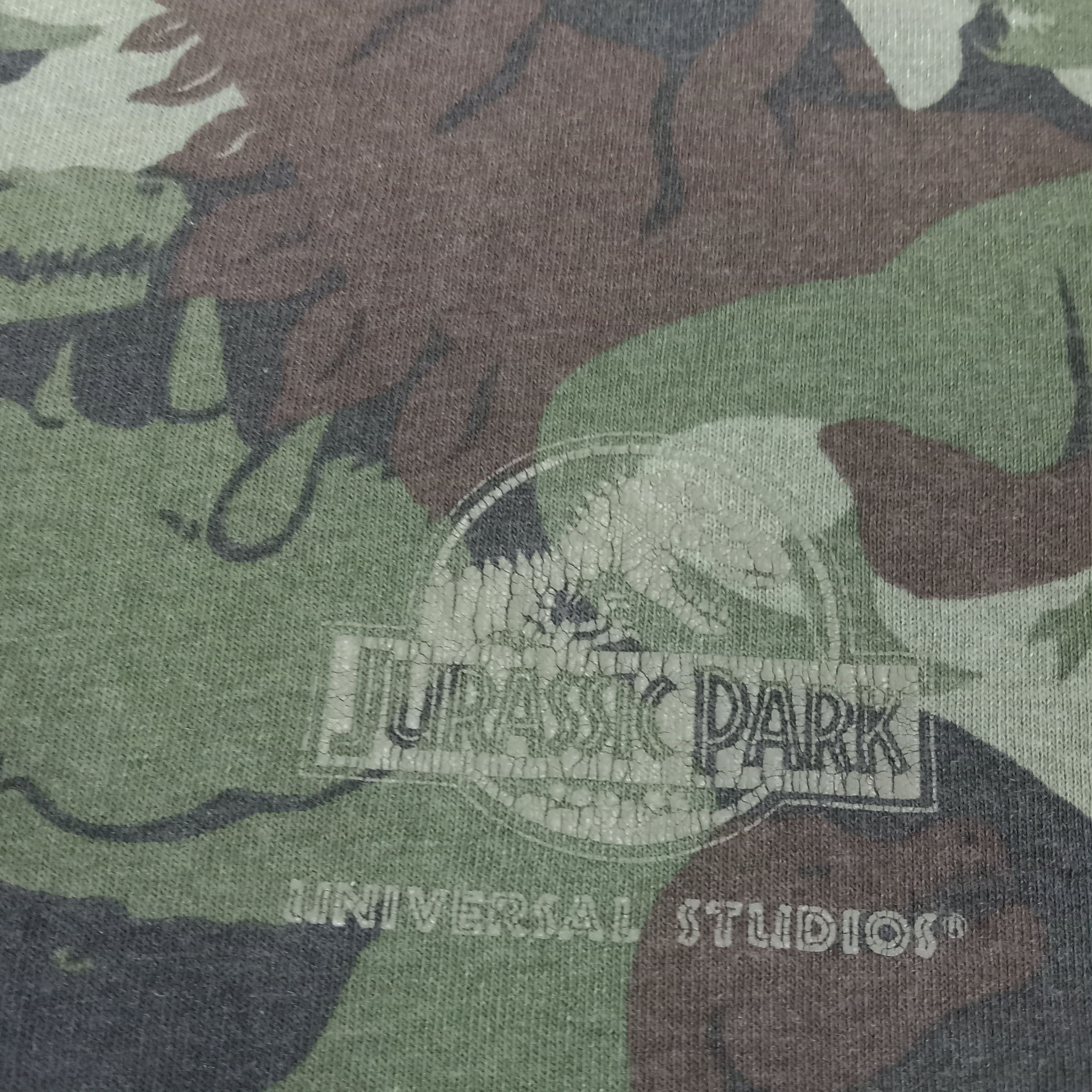 Universal Studios × Vintage Jurassic Park American Cartoon Movie Dinosaur Camo Tshirt Size US XXL / EU 58 / 5 - 3 Thumbnail